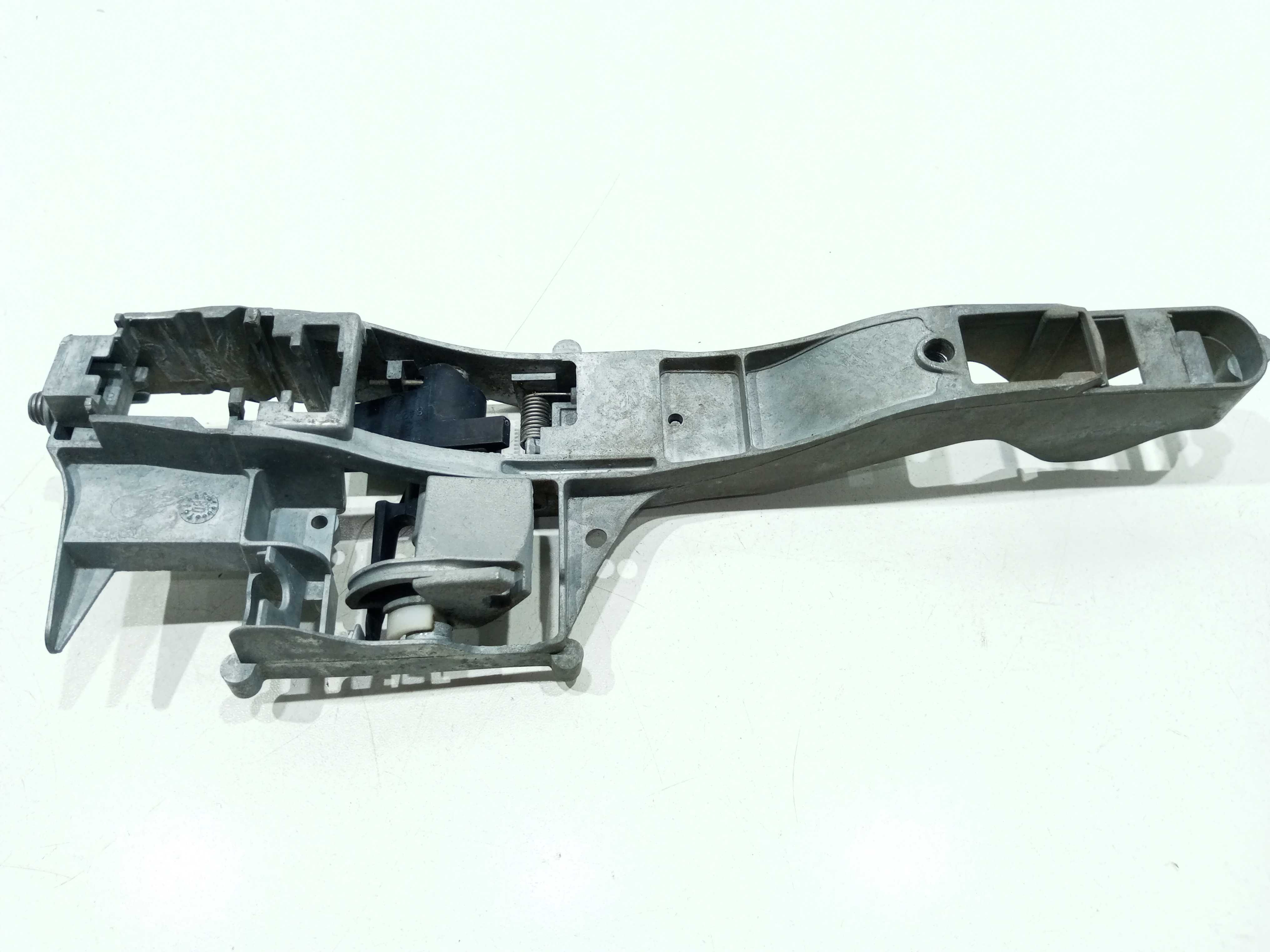 Suporte Maçaneta Externa Porta Traseira Esq. C4 2012 Hatch 1