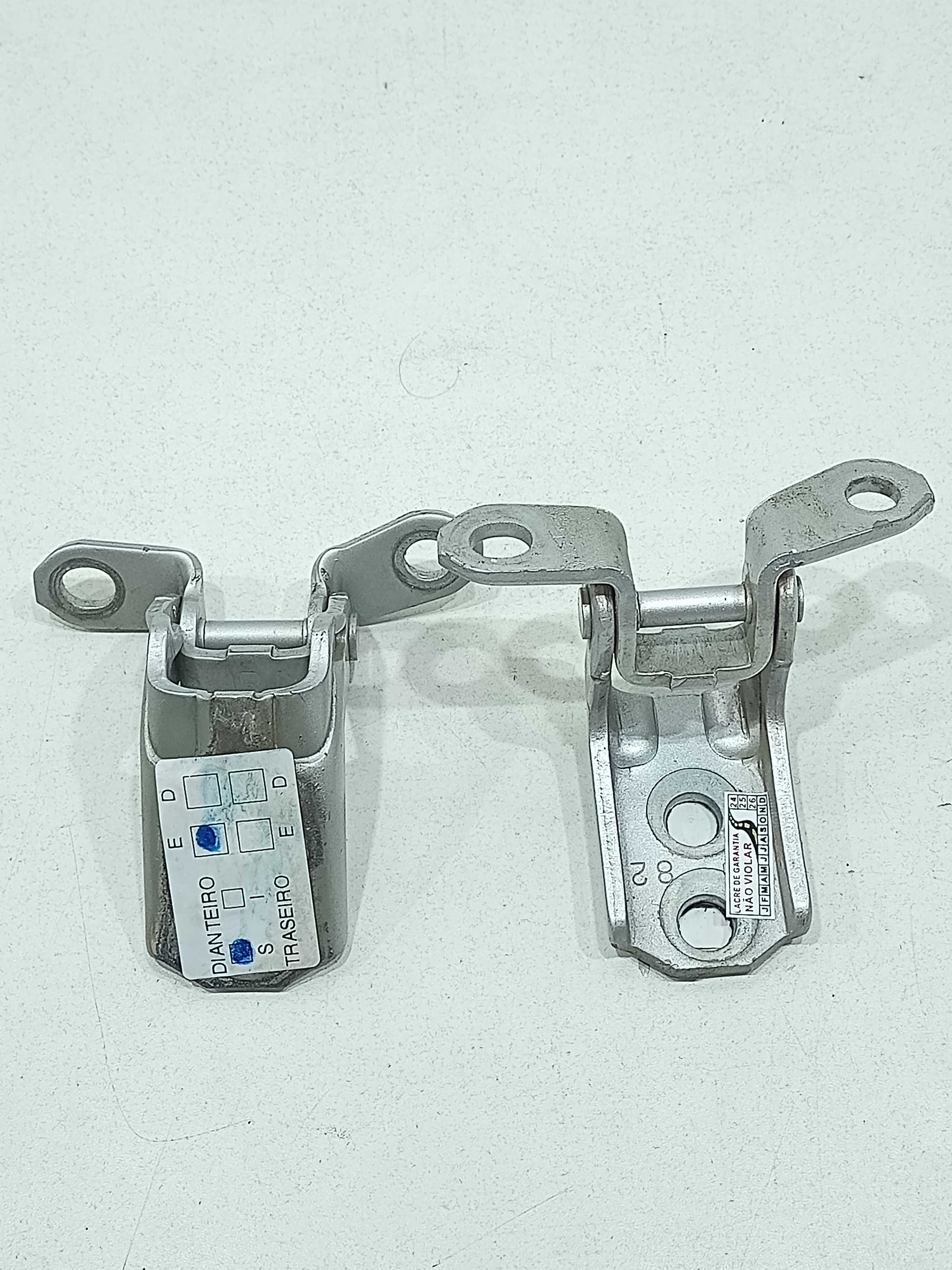 Par Dobradiças Porta Dianteira Esquerda Nissan Versa 2019 5