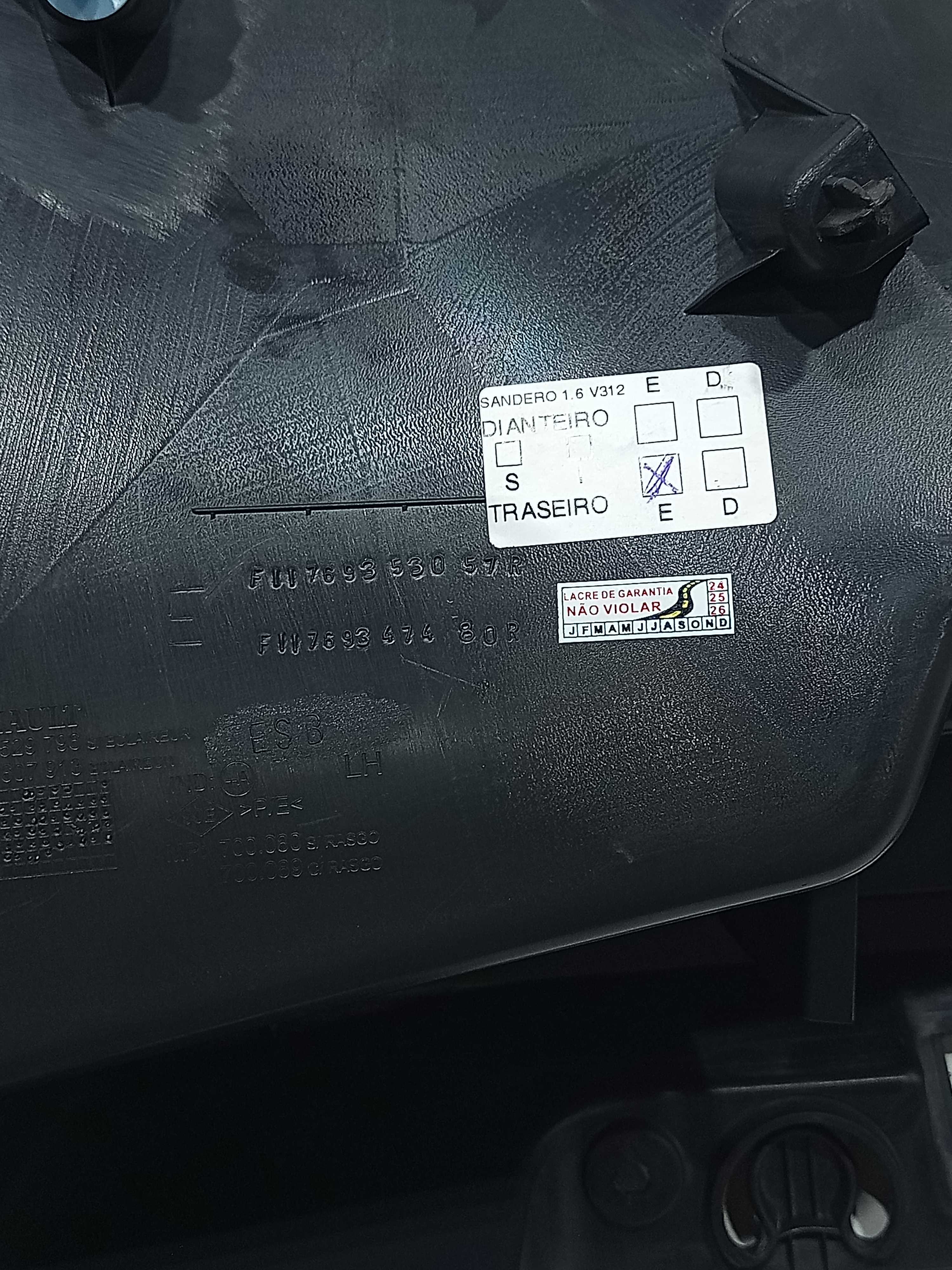 Suporte Bagageiro Lado Esquerdo Renault Sandero 2013 1.6 Preto 2