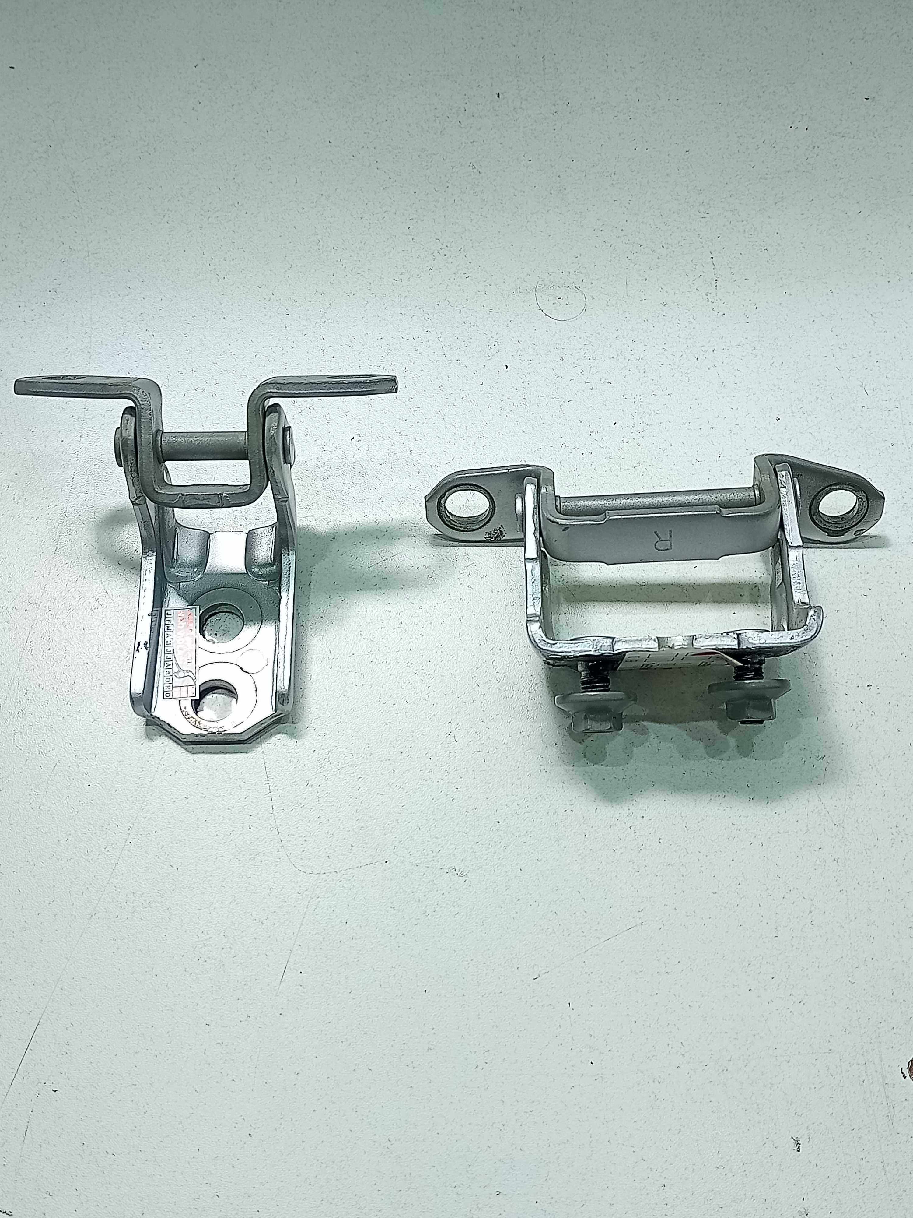 Par Dobradiças Porta Traseira Direita Nissan Versa 2019 2