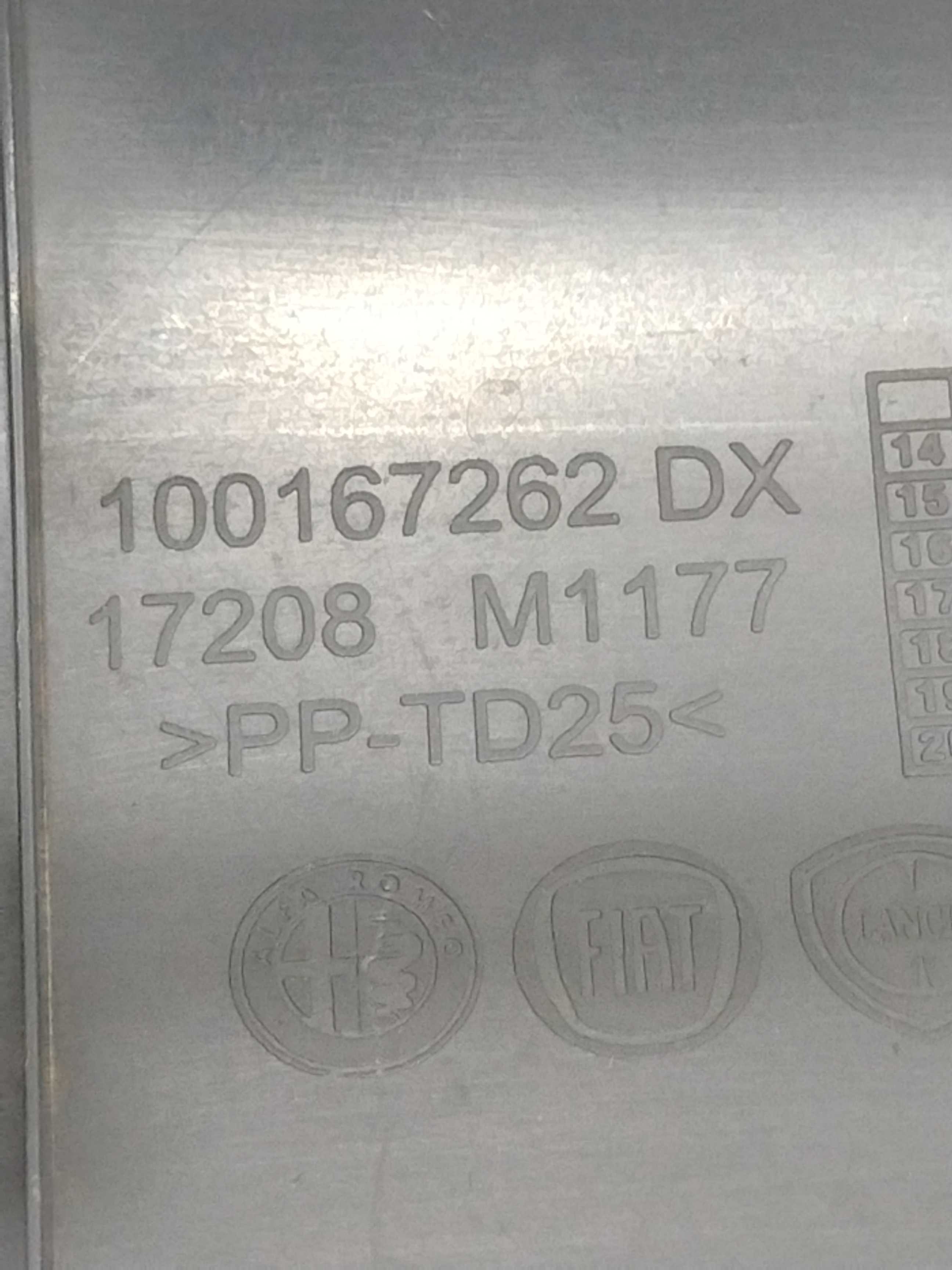 Puxador De Porta Direita Strada 2018  Preto Claro 4