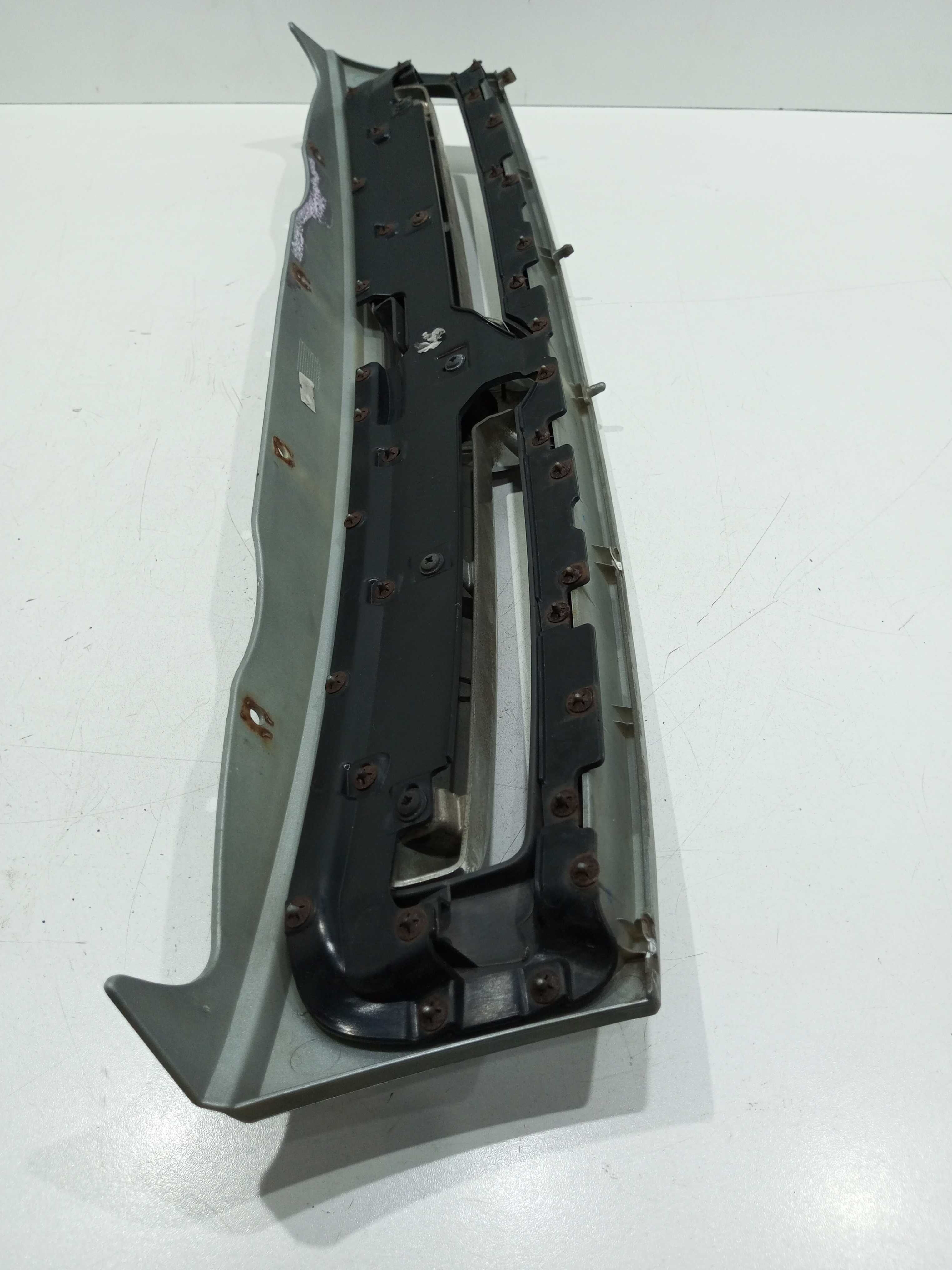 Grade Dianteira Fiat Siena 1.0 Fire 2011 Detalhe 9