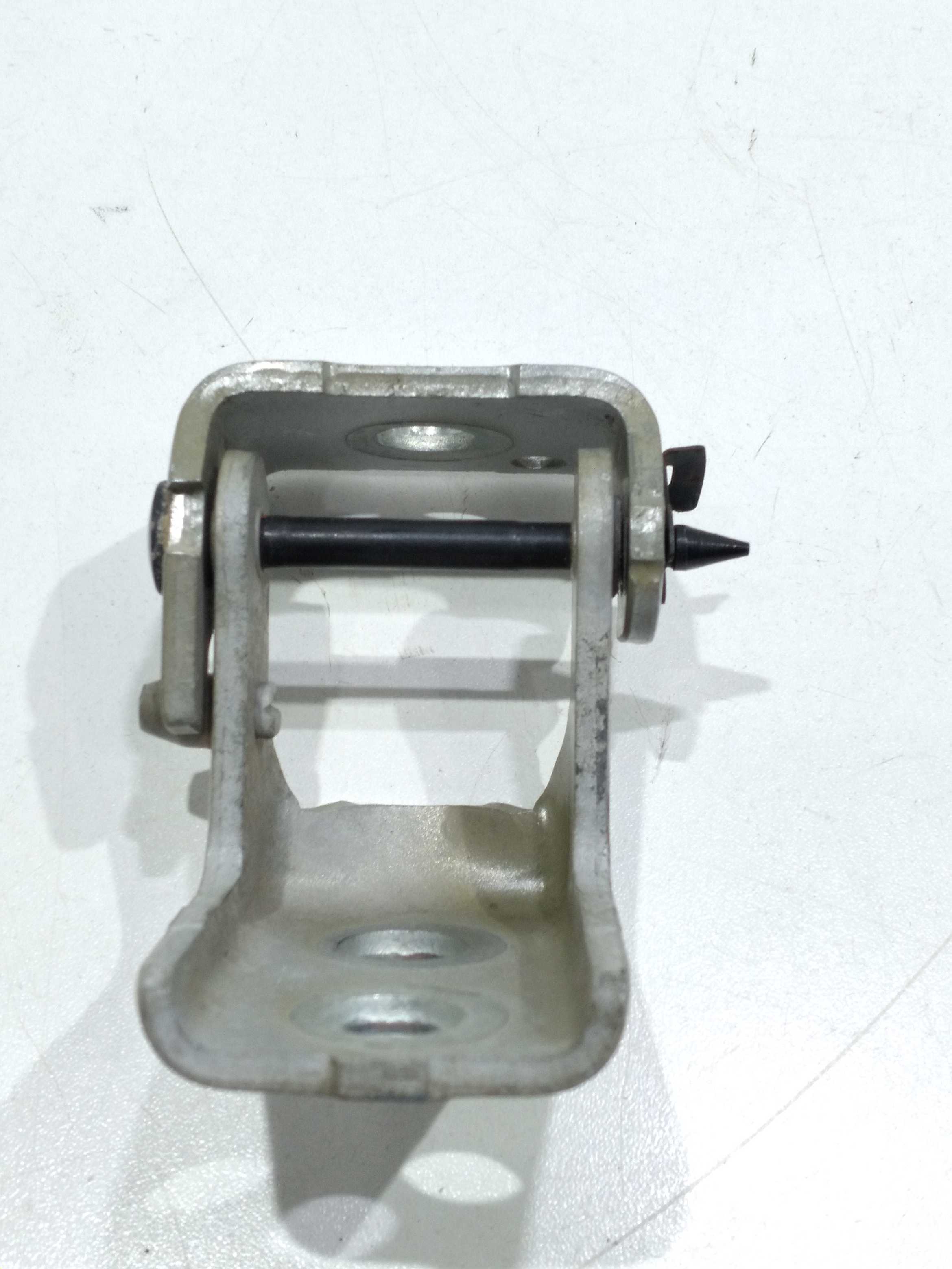 Dobradiça Superior Porta Dianteira Dir.  Peugeot 2008 2018 1