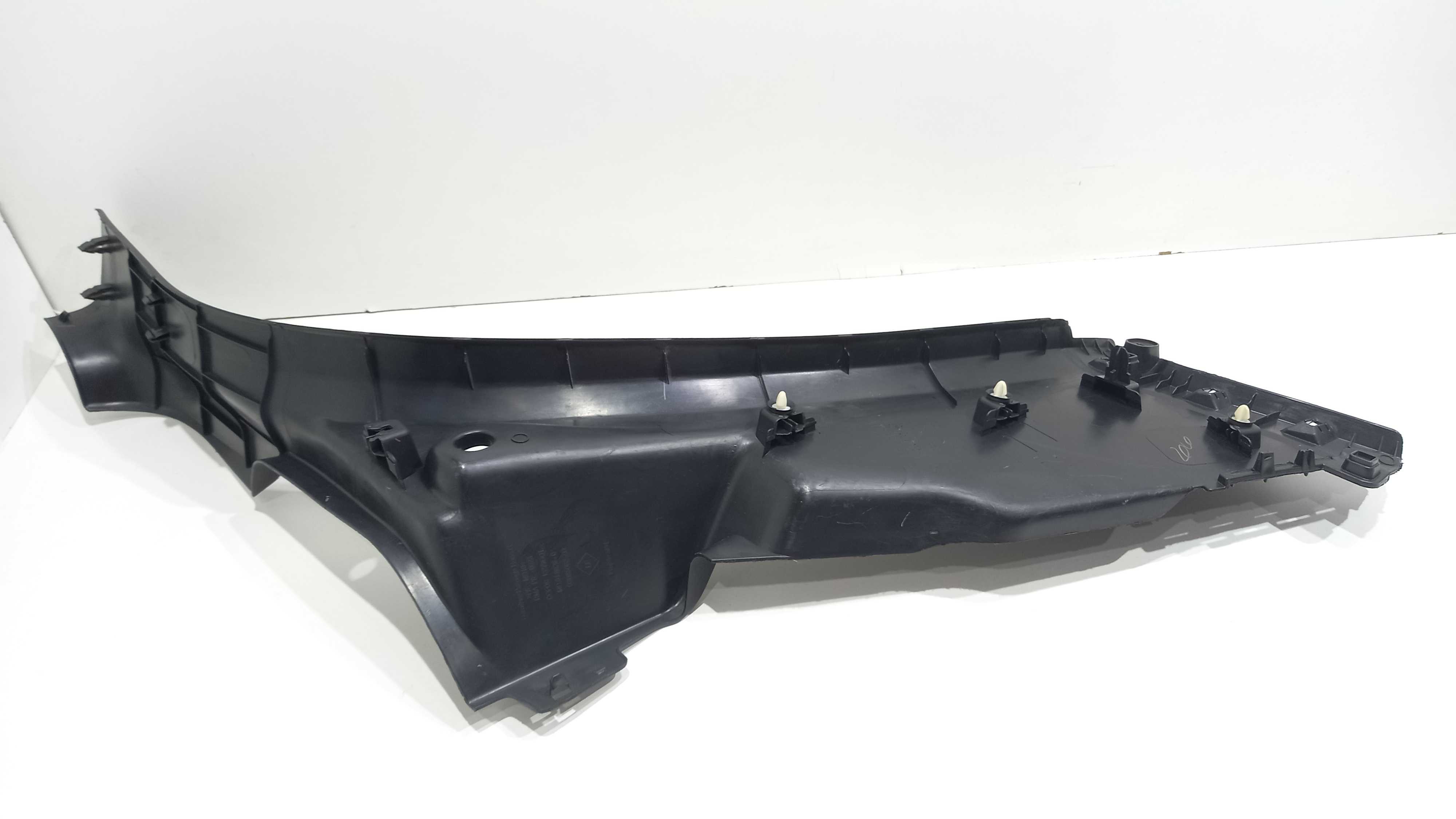 Soleira Porta Traseira Esquerda Peugeot 2008 2018 4