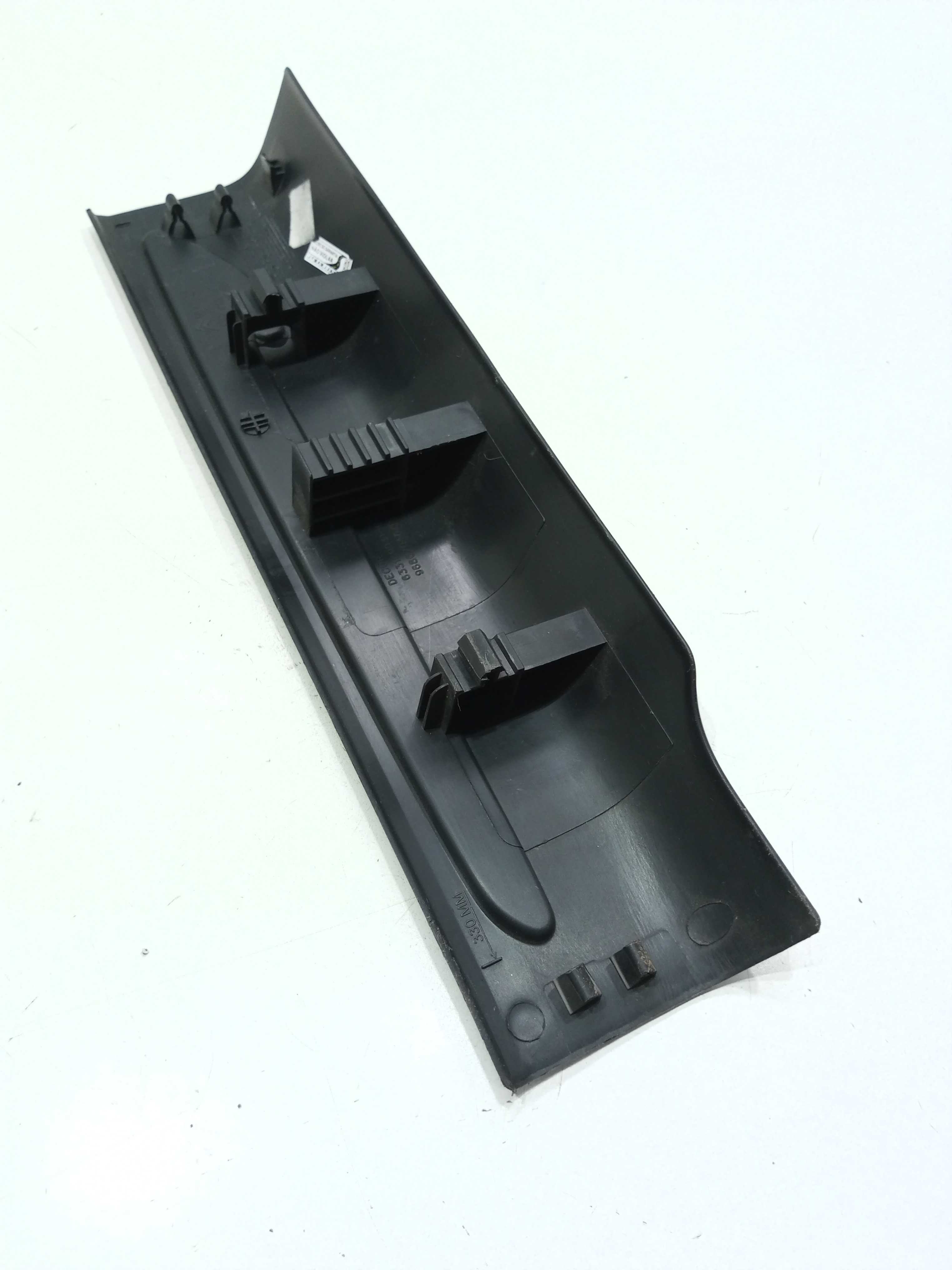 Soleira Porta Dianteira Direita Citroen C3 2017 Tendence 3