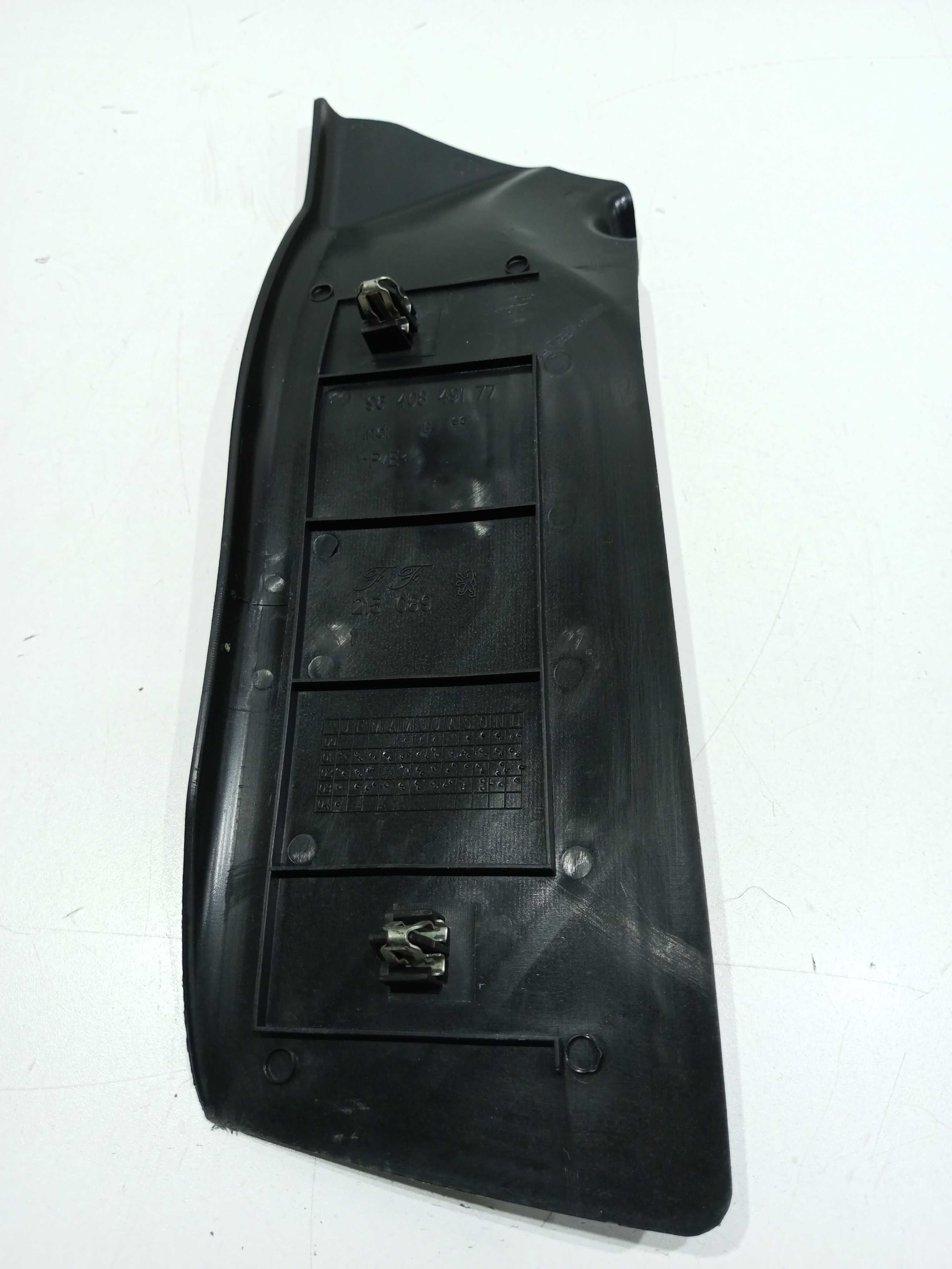 Moldura Descanso De Pé Peugeot 307 2.0 Rallye 2004 2