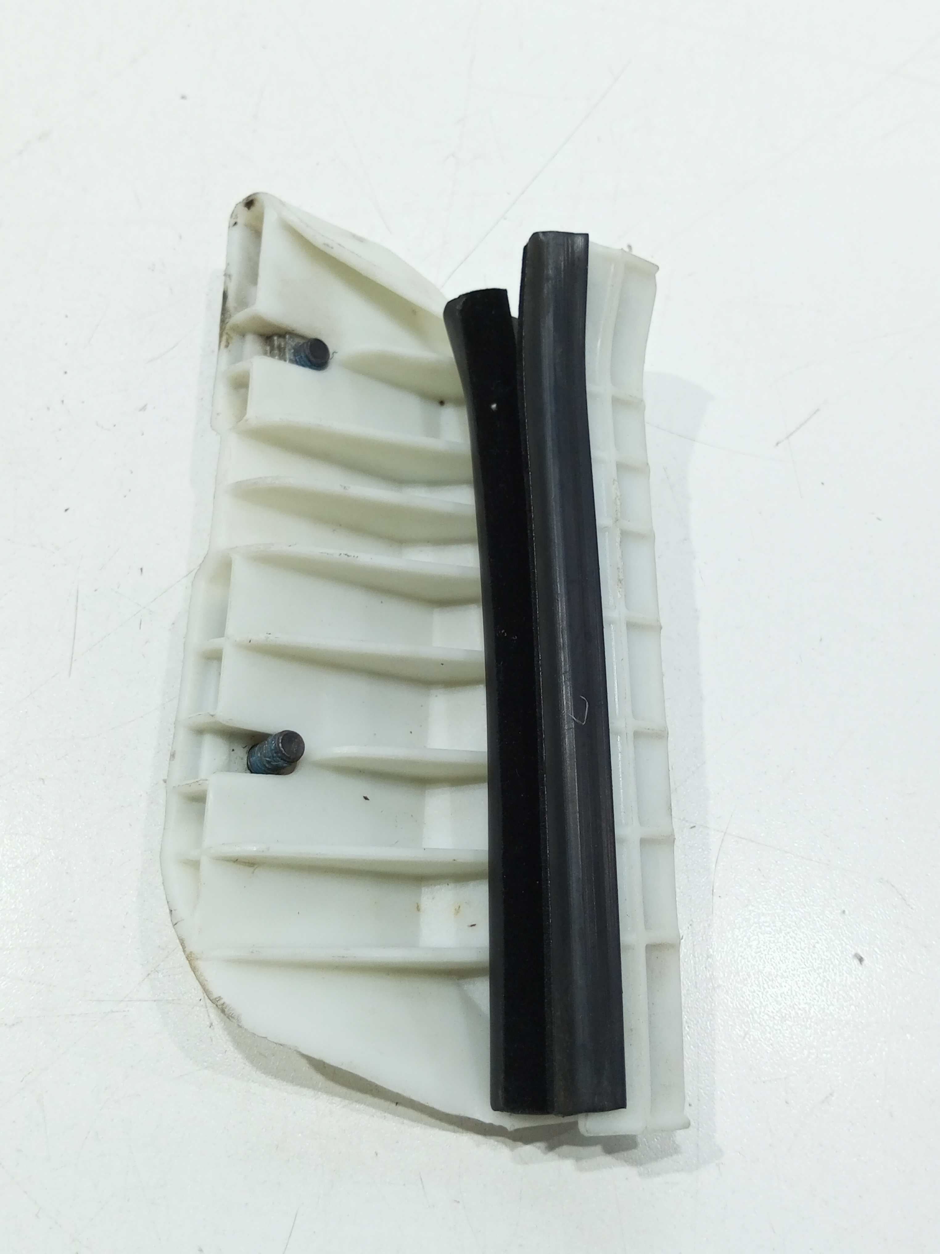 Guia Vidro Porta Traseira Esquerda Citroen C3 2015 3