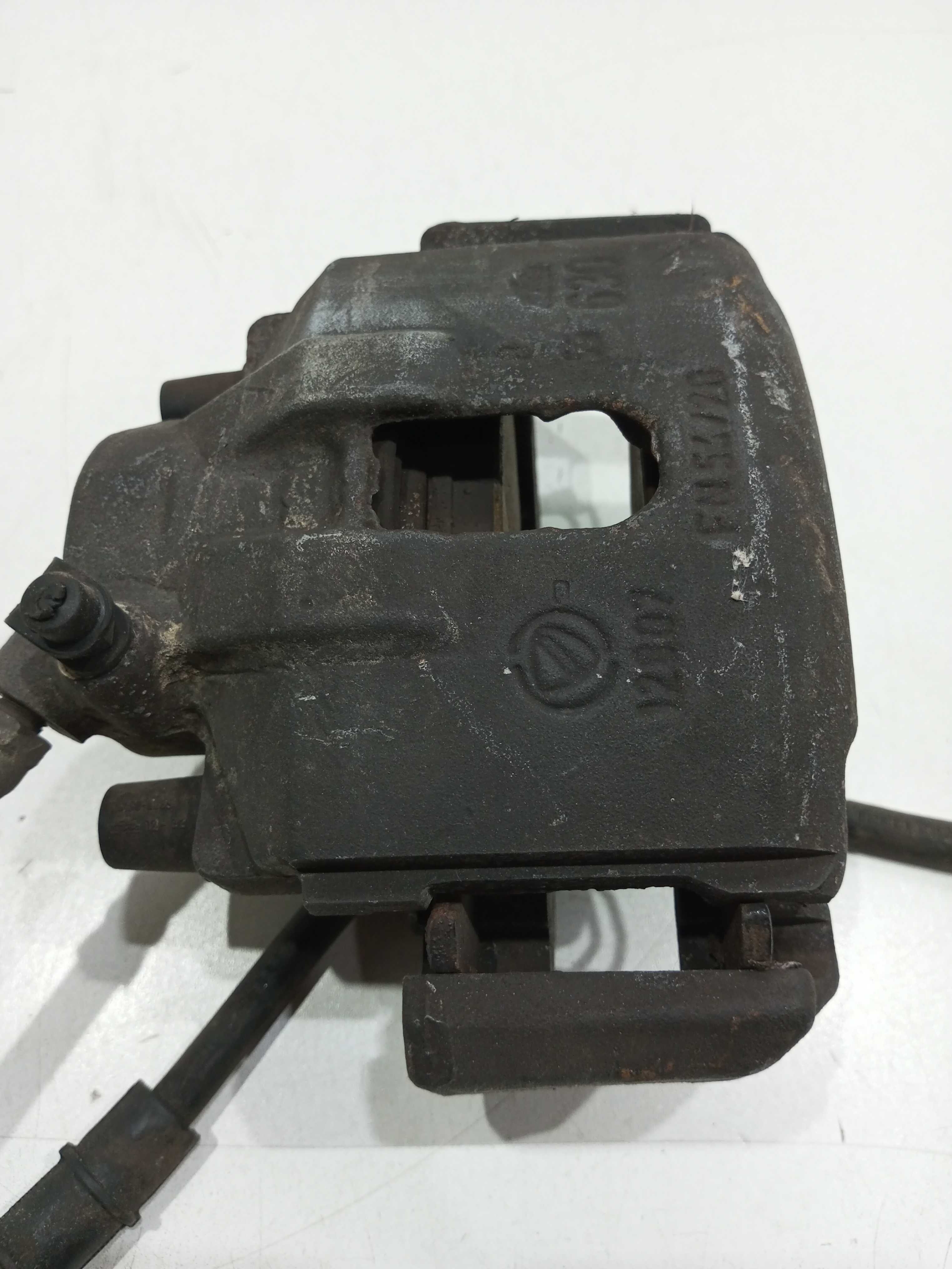 Pinça De Freio Dianteiro Lado Direito Fiat Siena 1.0 2011 2