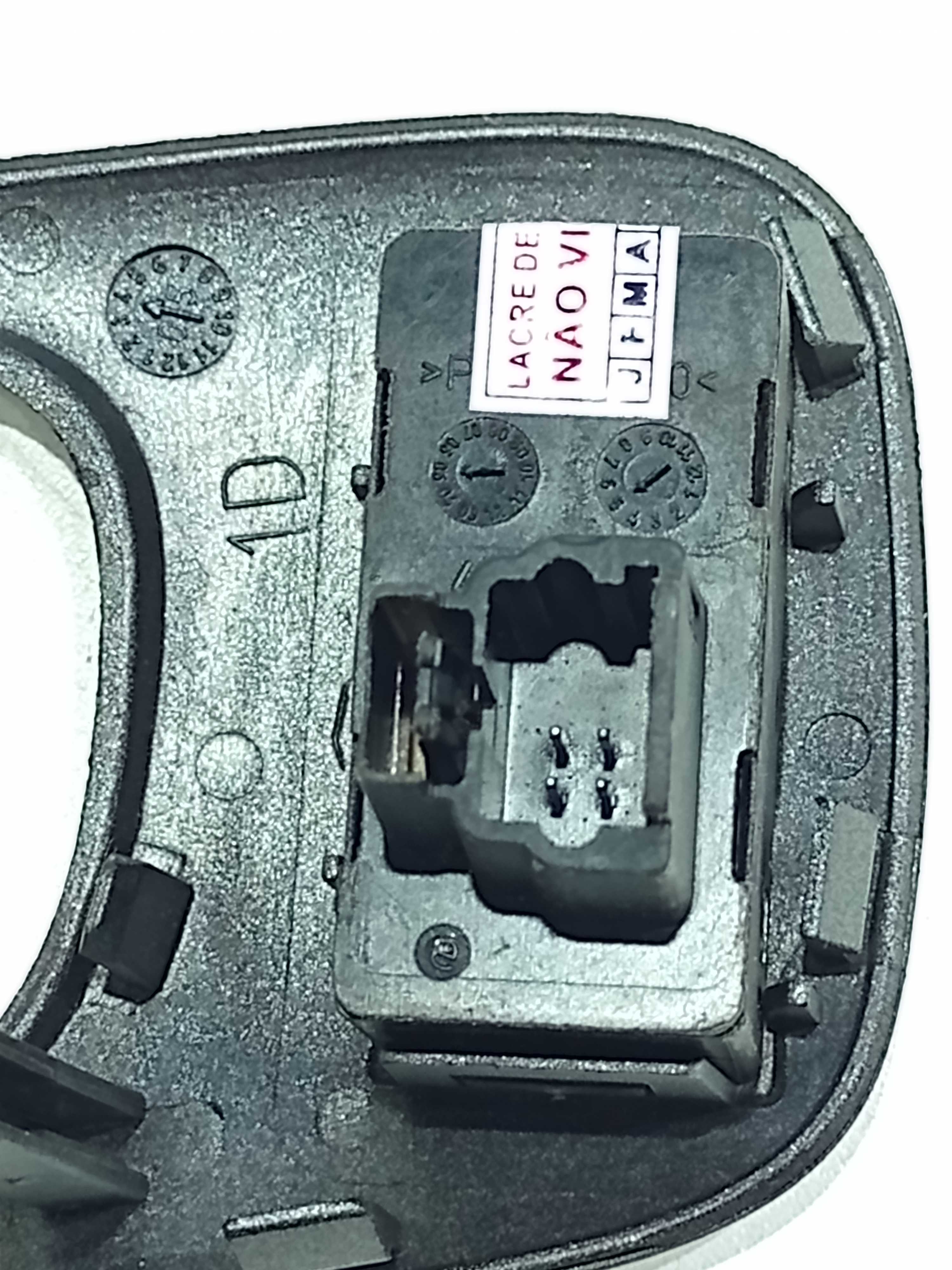 Moldura E Botão Vidro Elétrico Tras Dir Peugeot 307 2005 3