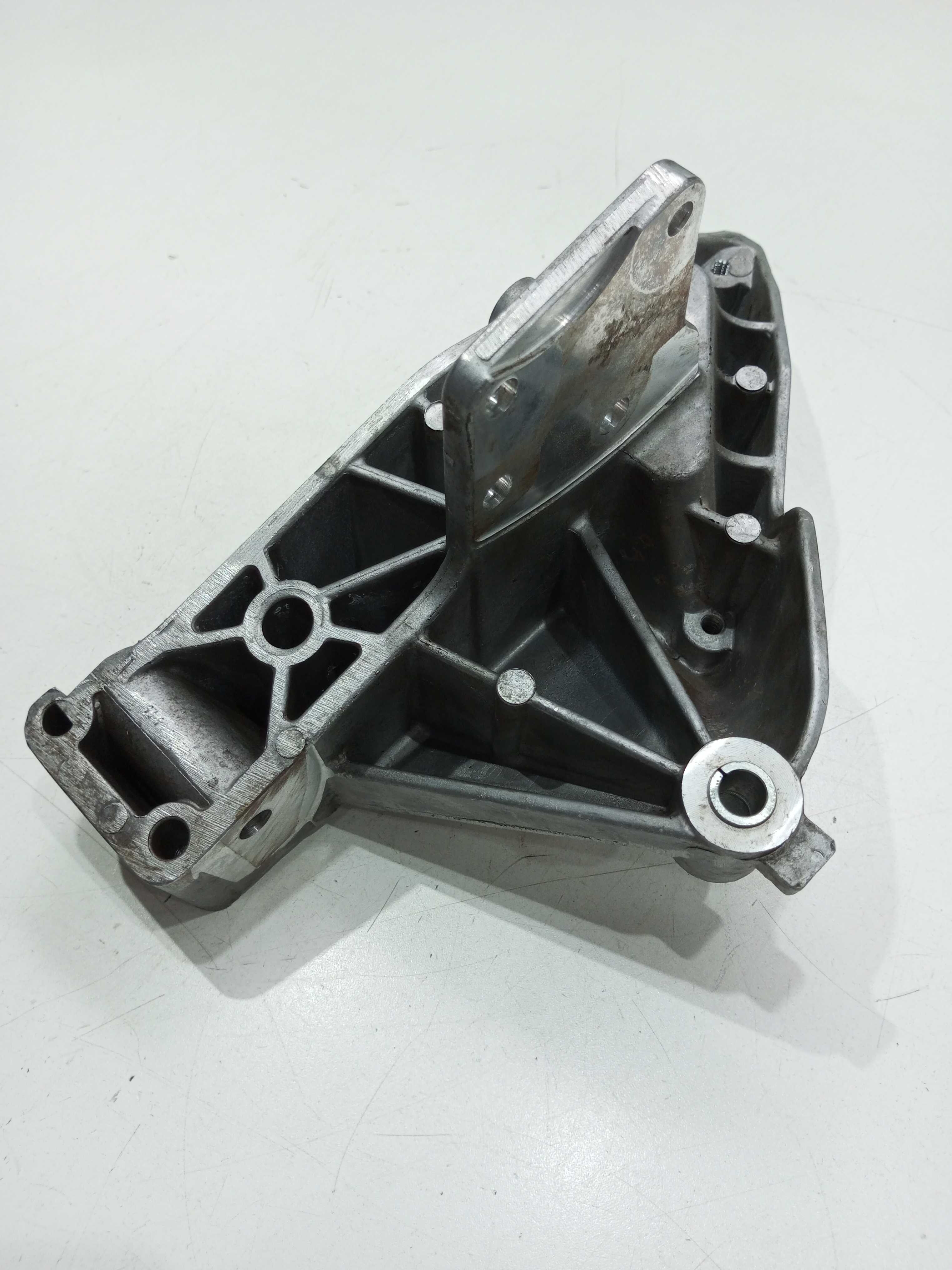 Suporte Do Compressor De Ar Fiat Strada 1.4  2022 7