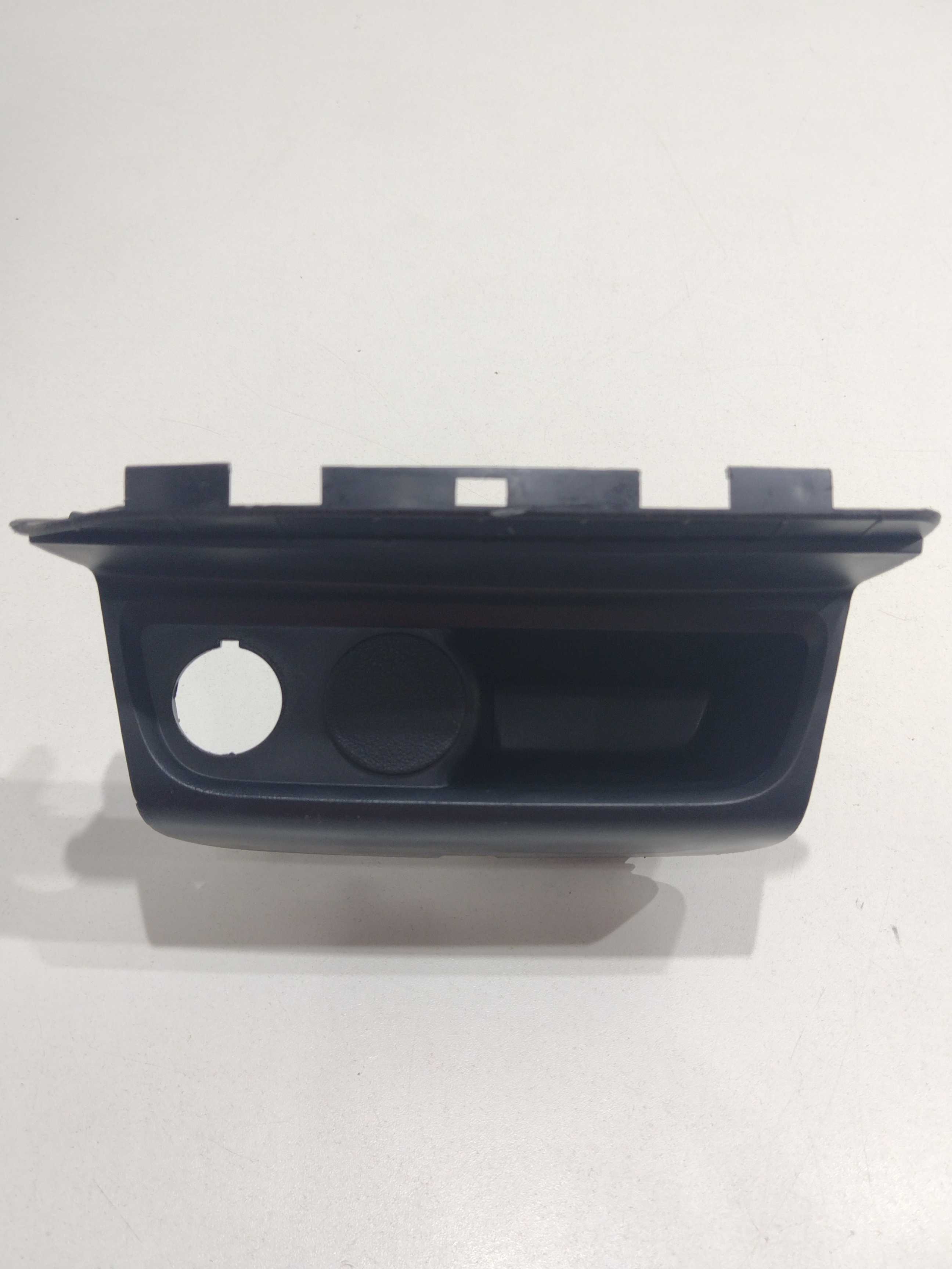 Moldura Do Cinzeiro Painel Peugeot 2008 2018 2
