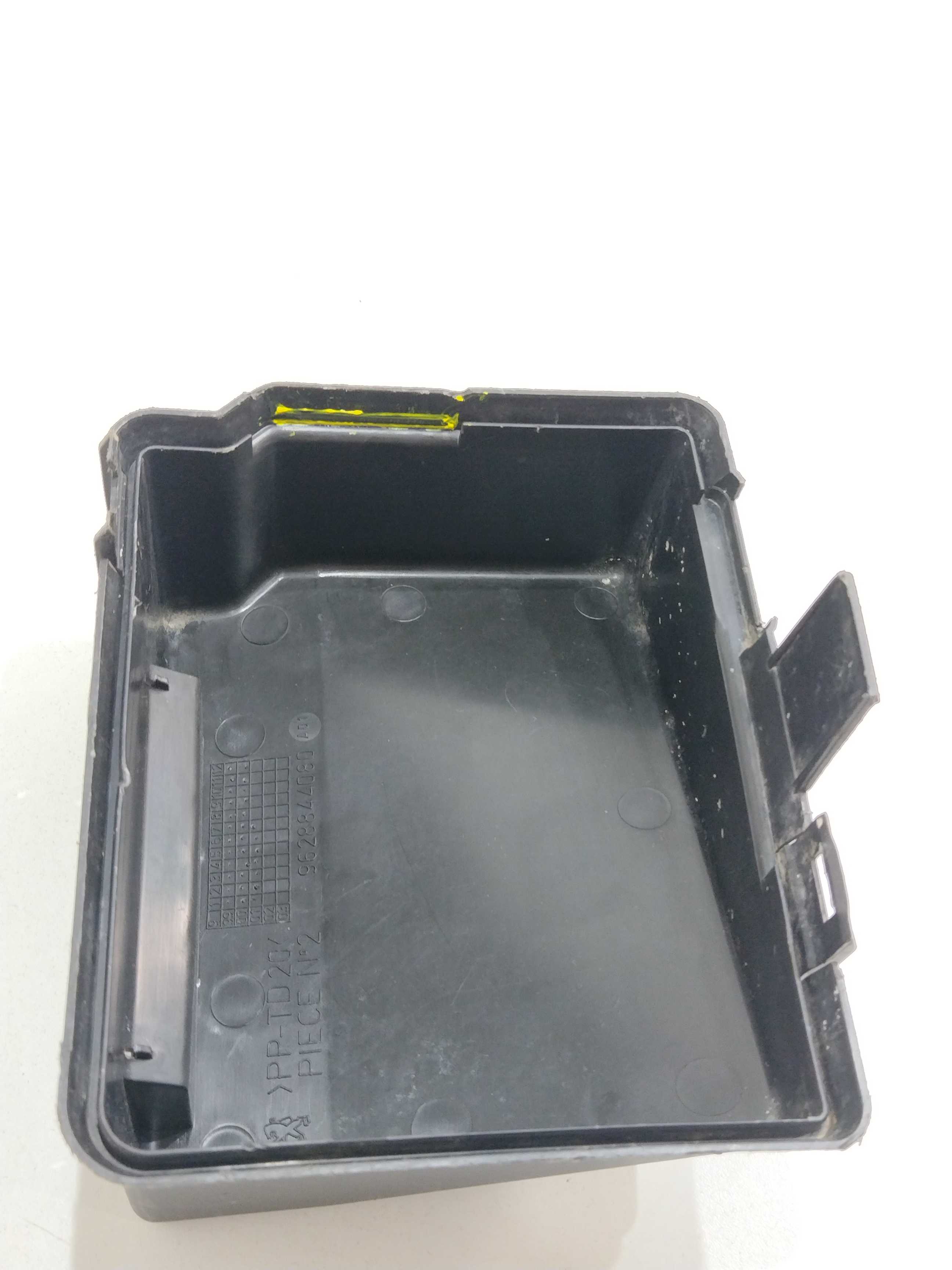 Tampa Caixa Fuziveis Peugeot 206 1999 2000 Original 4