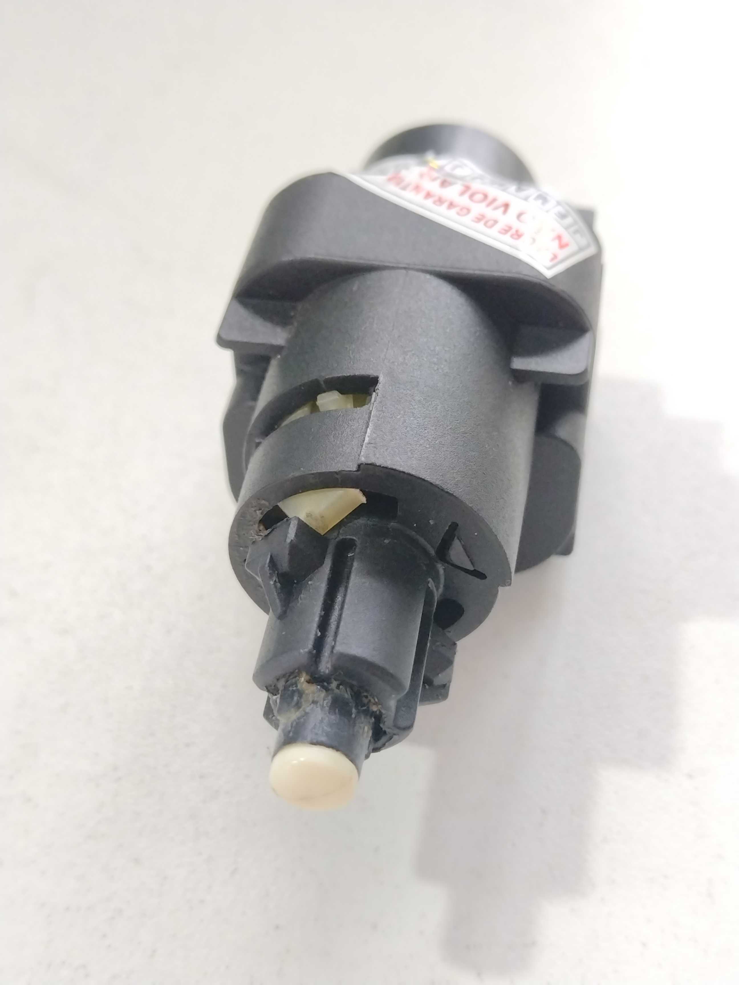 Sensor interruptor luz de freio Voyage 2012 6Q0945511 4