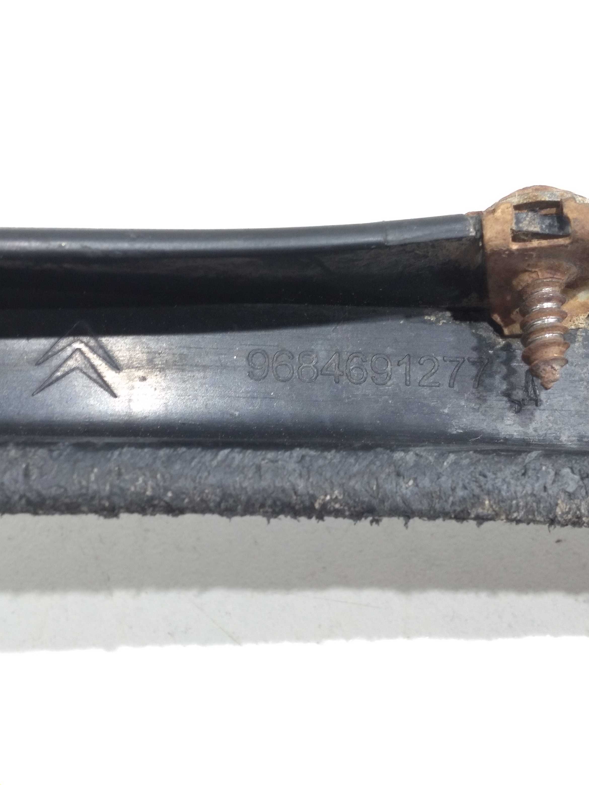 Friso Inferior Parachoque Dianteiro Citroën C3 1.4 8v 2011 5