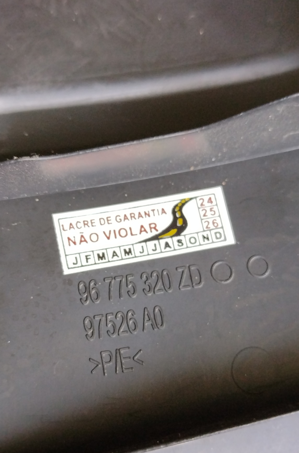 Moldura Acabamento Painel Traseiro C3 2017 96775320zd Preto 5