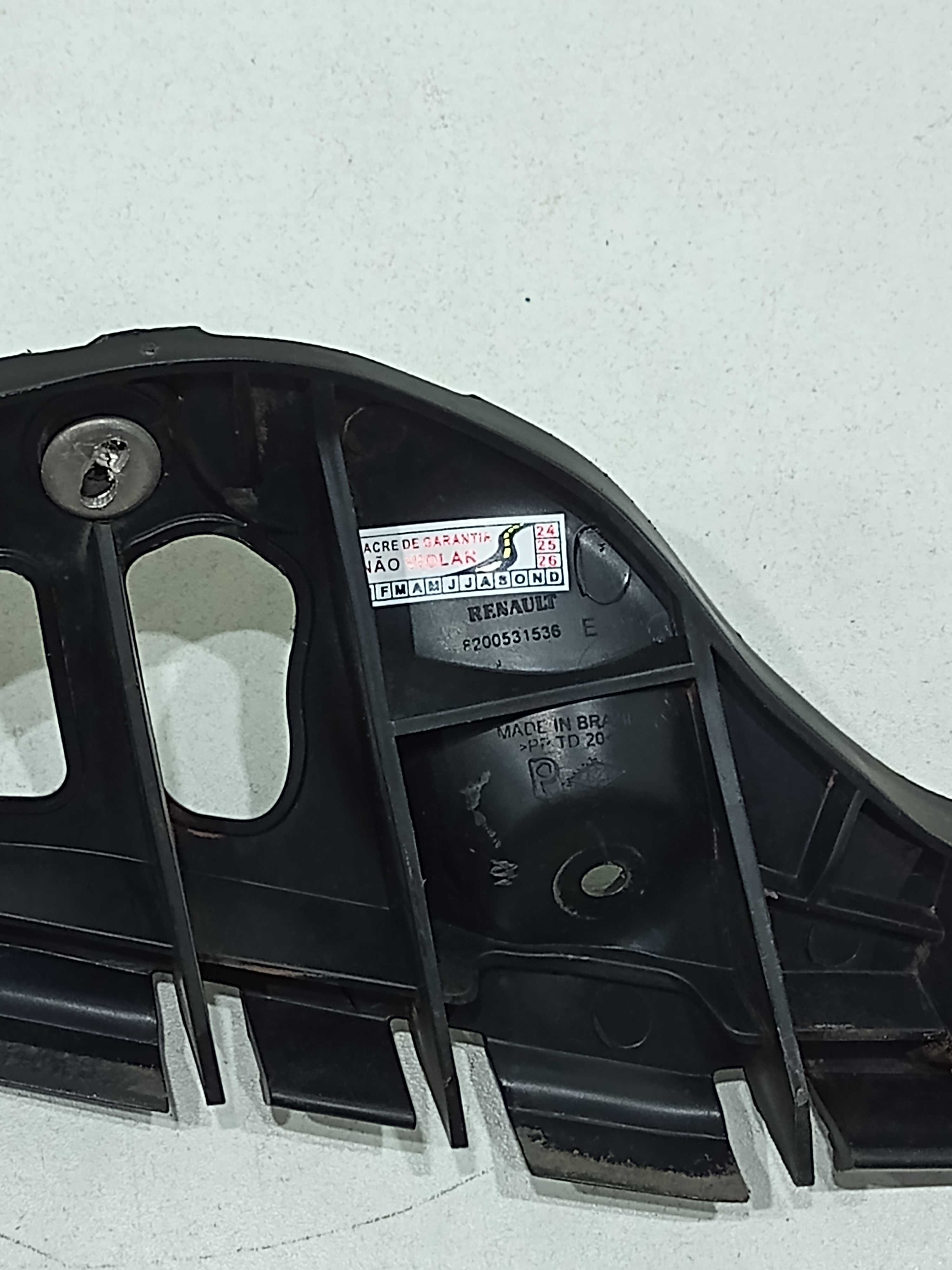 Guia Parachoque Traseiro Esquerdo Renault Sandero 2013 1.6 2