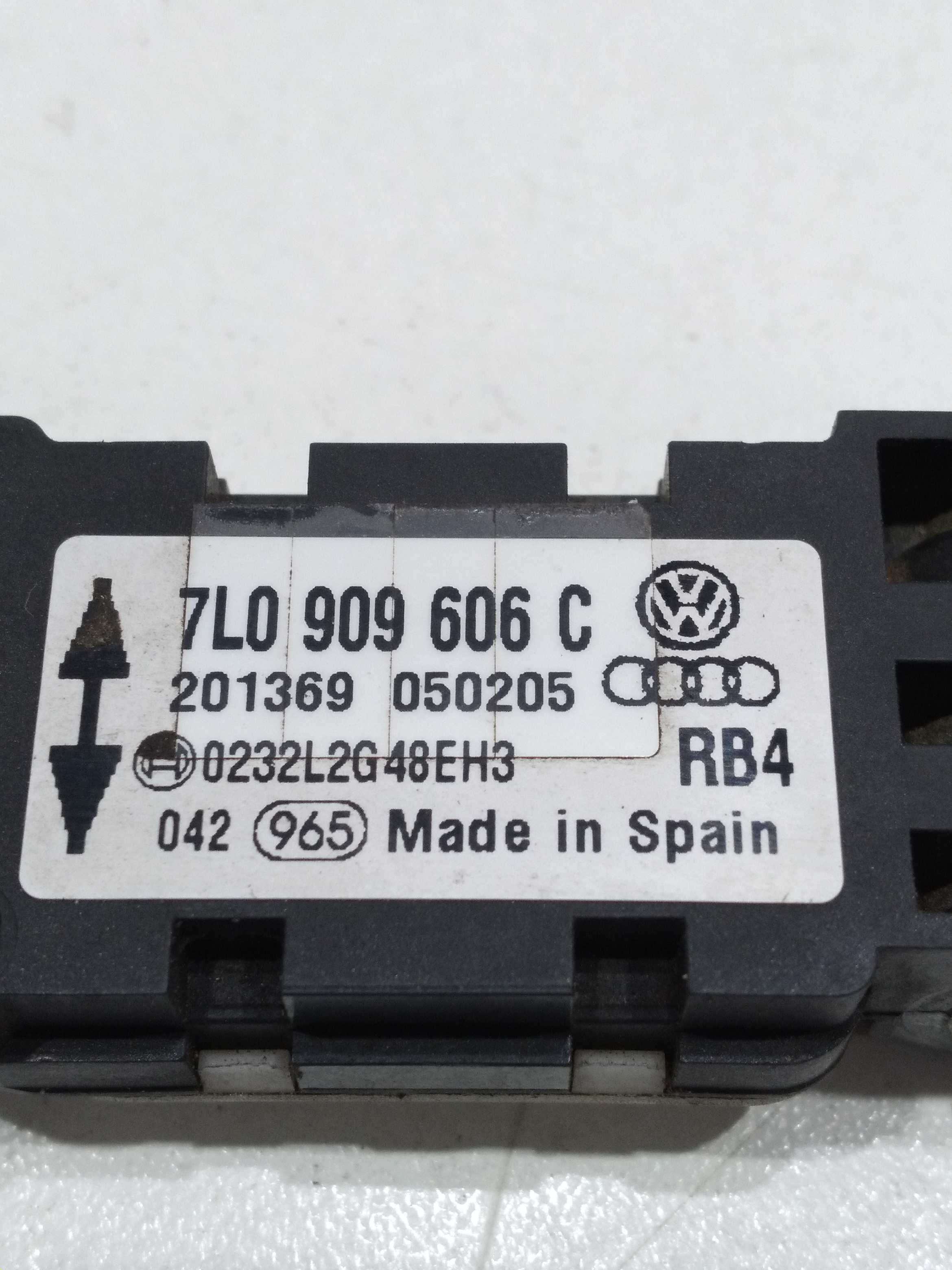Sensor De Airbag Dianteiro Vw Touareg 4.2 V8 2005 2