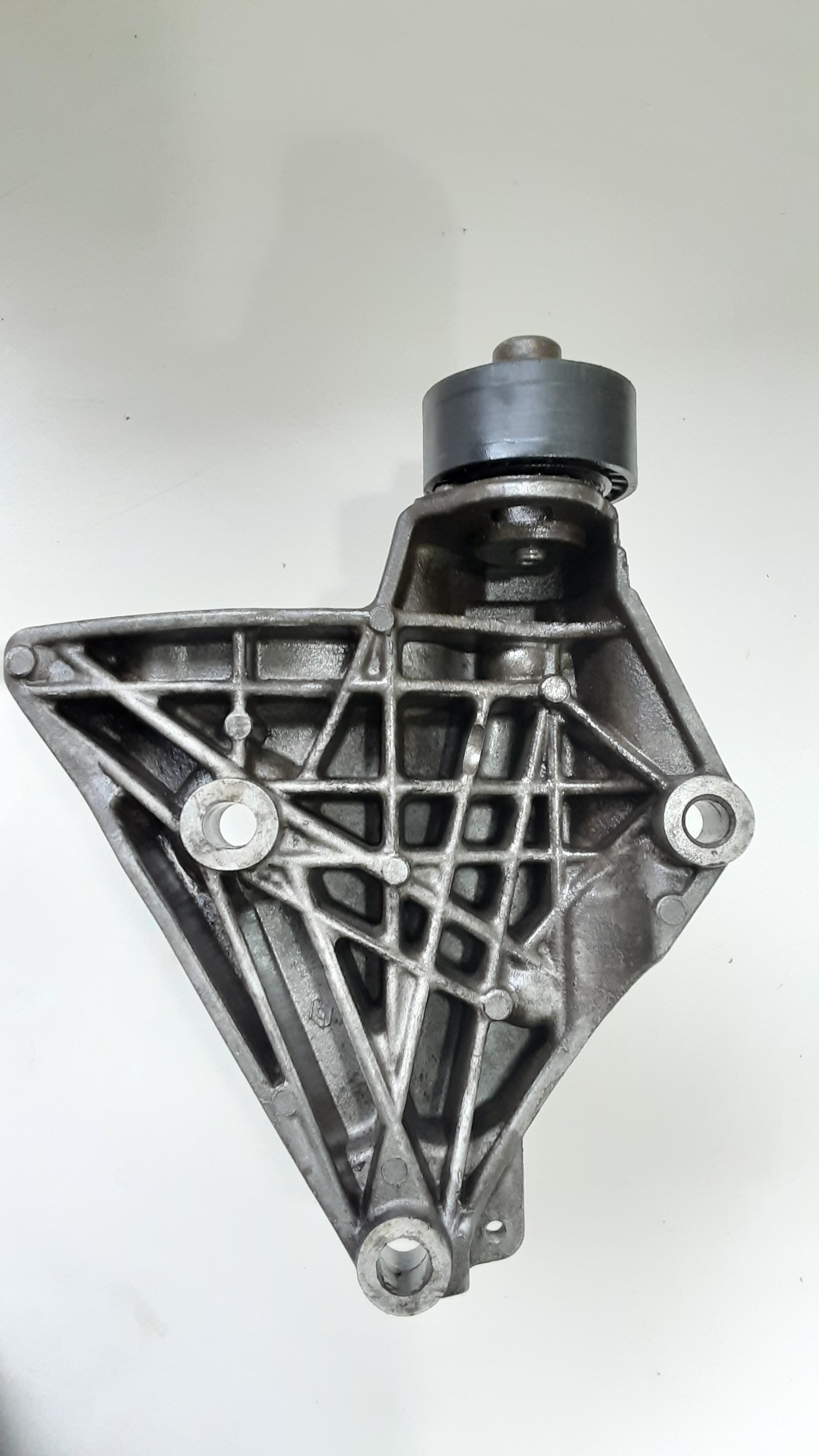 Suporte Do Compressor De Ar Cond. Clio 1.6 16v 2006 Flex 2