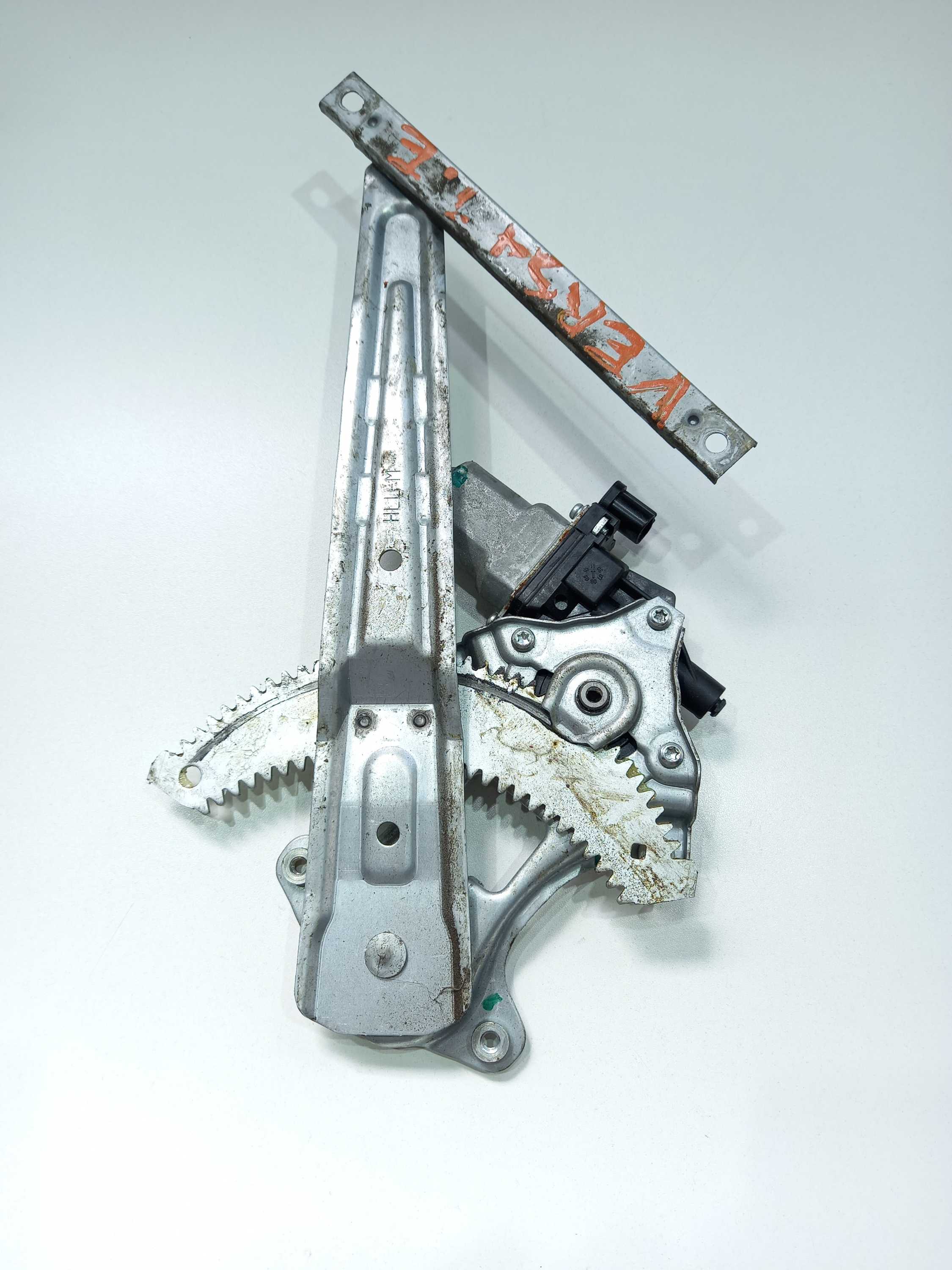 Maquina De Vidro Traseira Esquerda Versa 2019 1