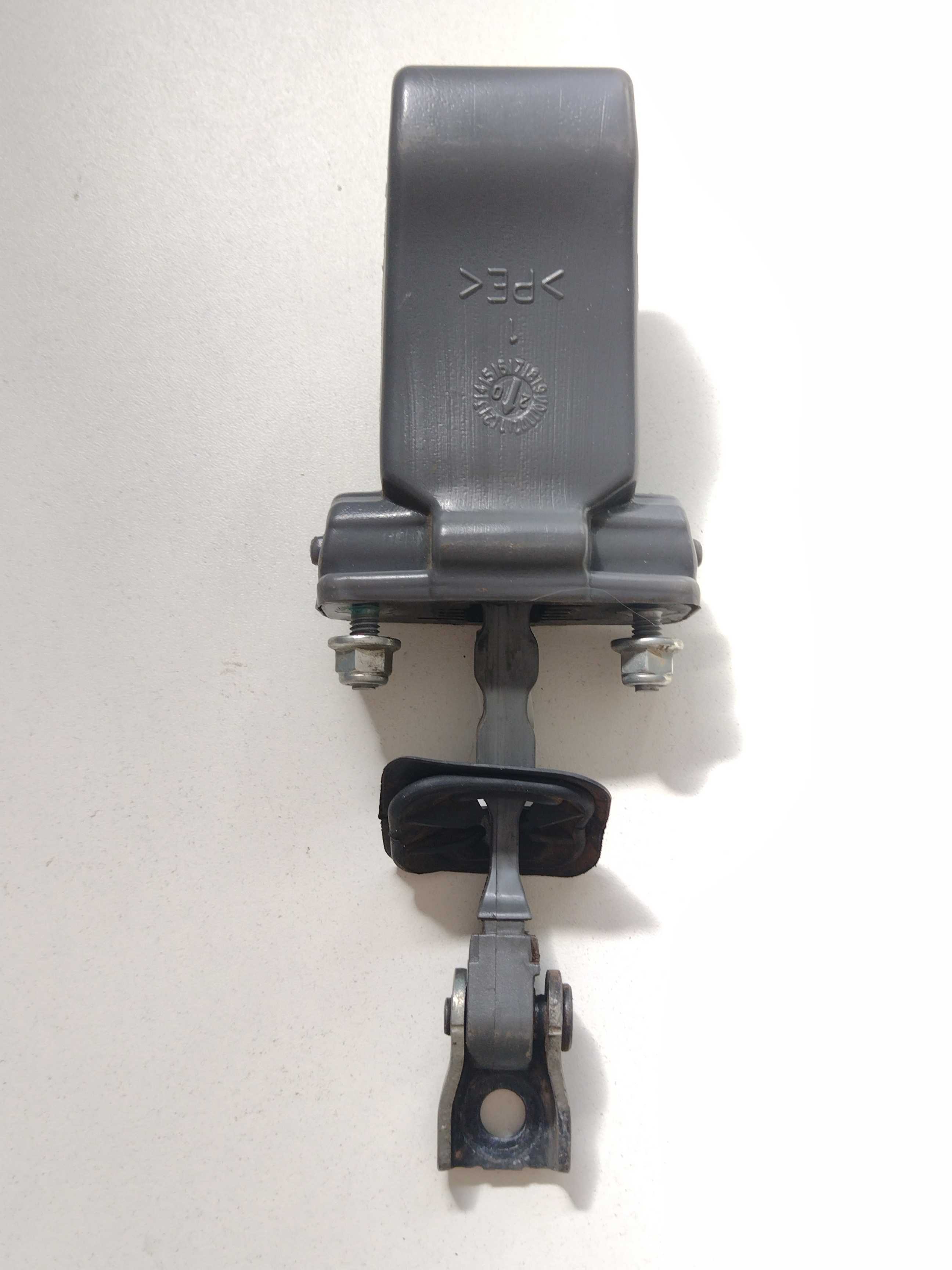 Limitador De Porta Dianteira Direita Fiorino 2020 Evo 3