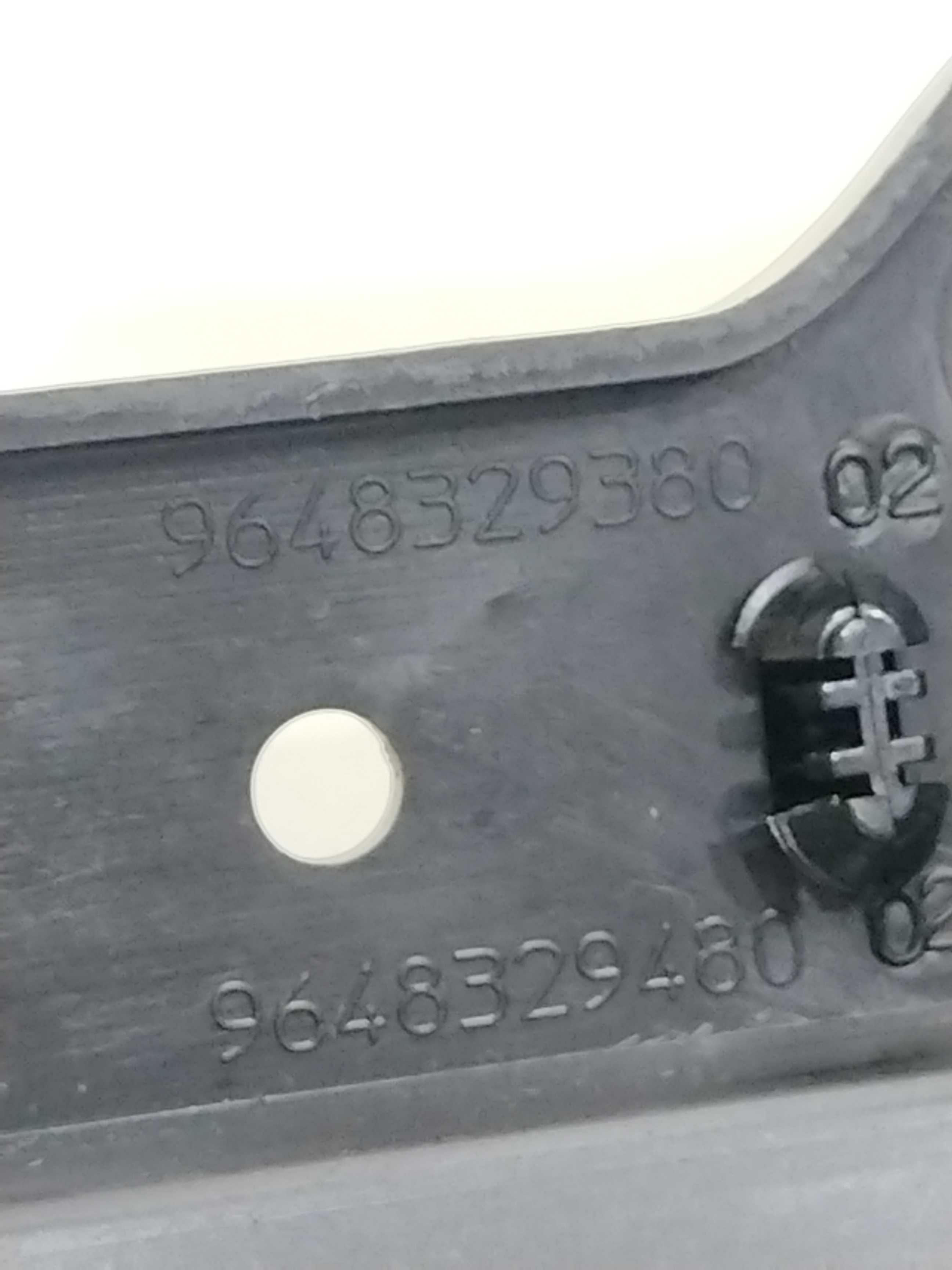 Suporte Caixa Bsi Citroen C3 2011 Original  9648329380 4