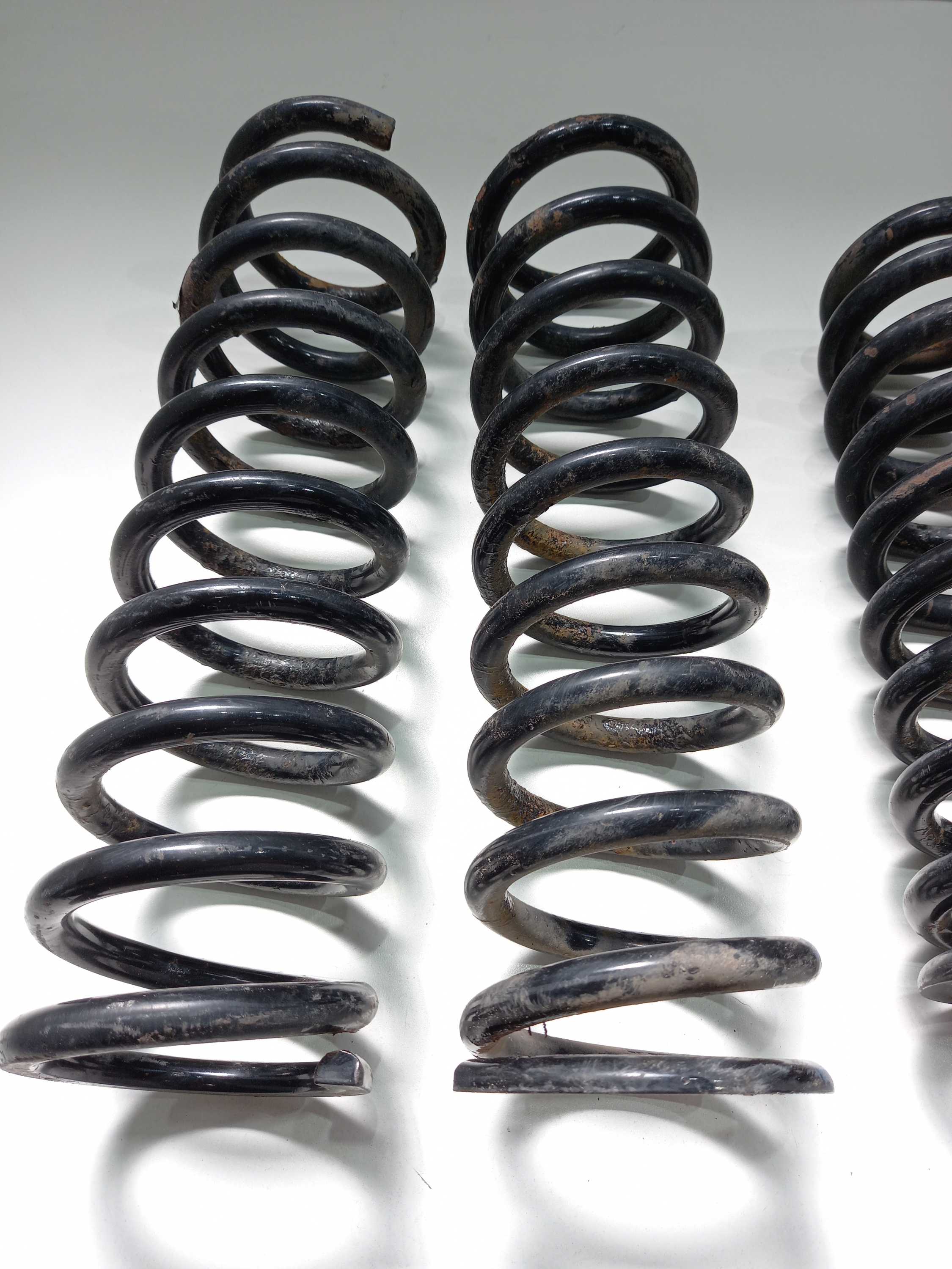 Jogo De Molas Hilux Sw4 2006 2007 2008 09 2015 3.0 Originais 3