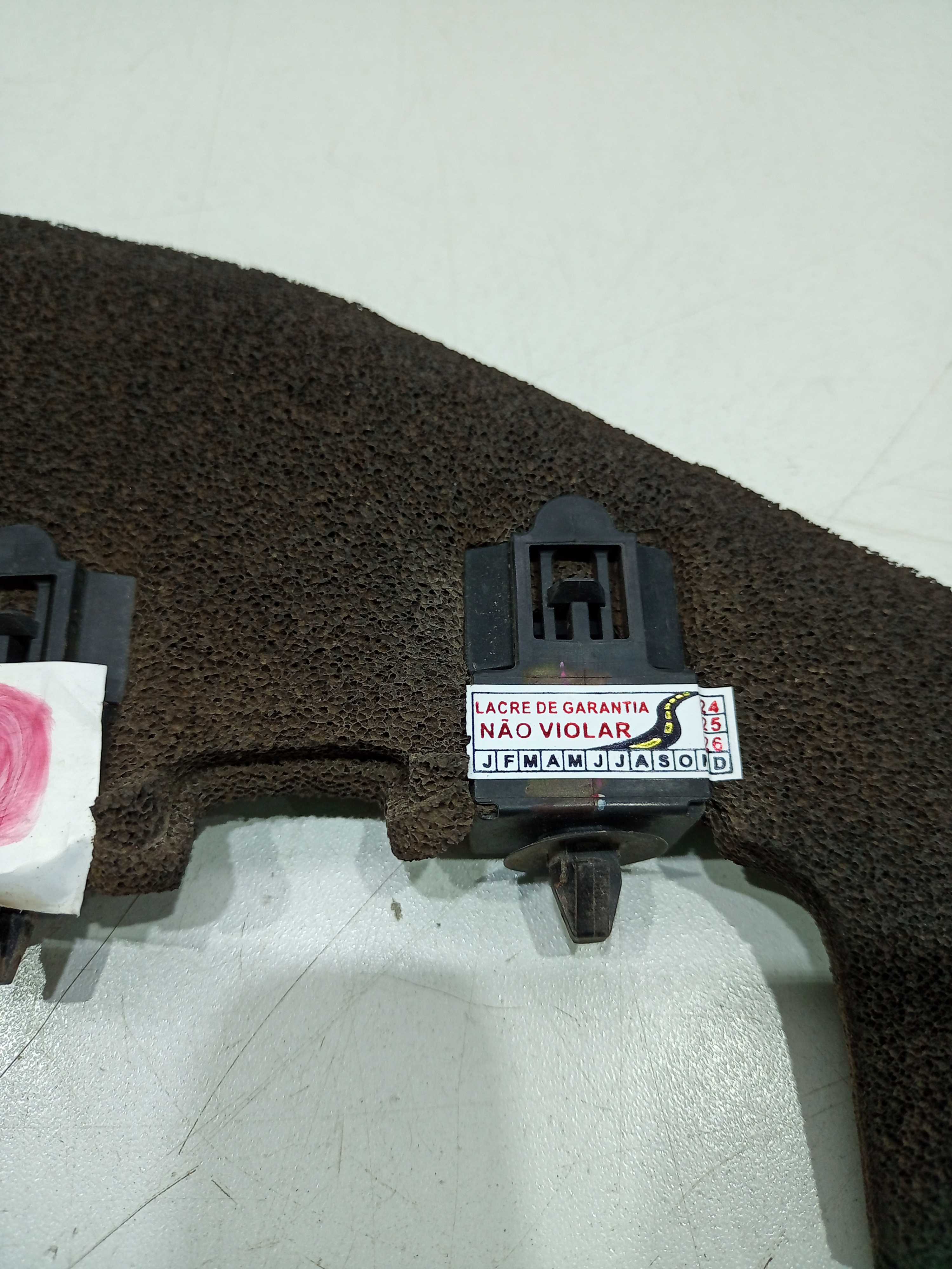 Espuma Interna Lado Direito Paralama Nissan Versa 2019 2