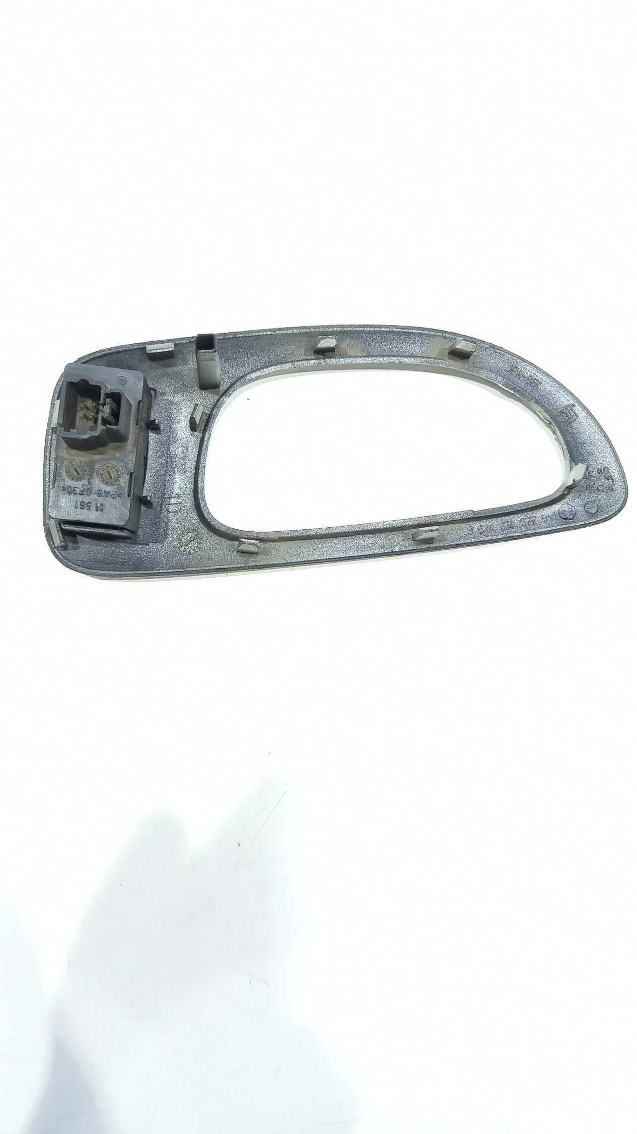 Moldura Com Botão  Porta Traseira Direita Peugeot 307 2007 4