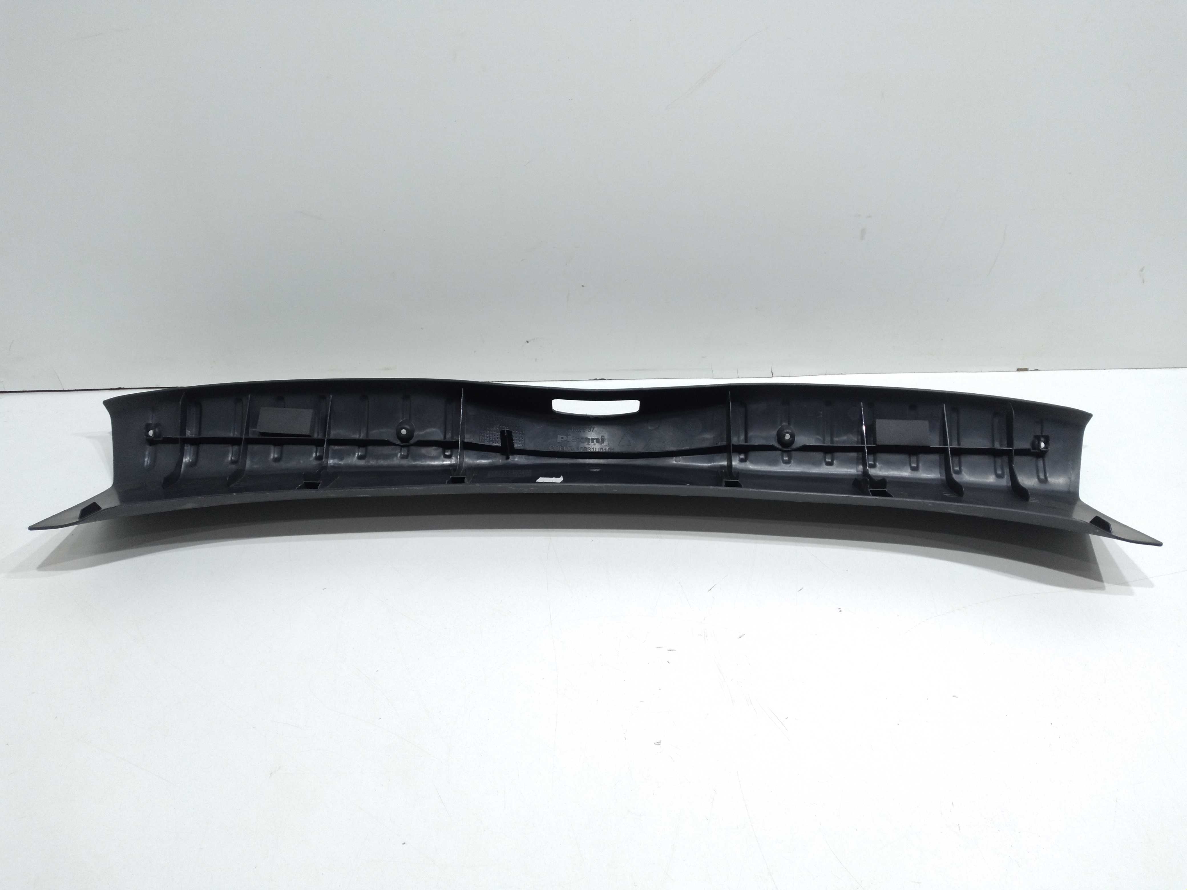 Soleira Painel Traseira Citroën C3 Glx 1.4 2011 Detalhes 3