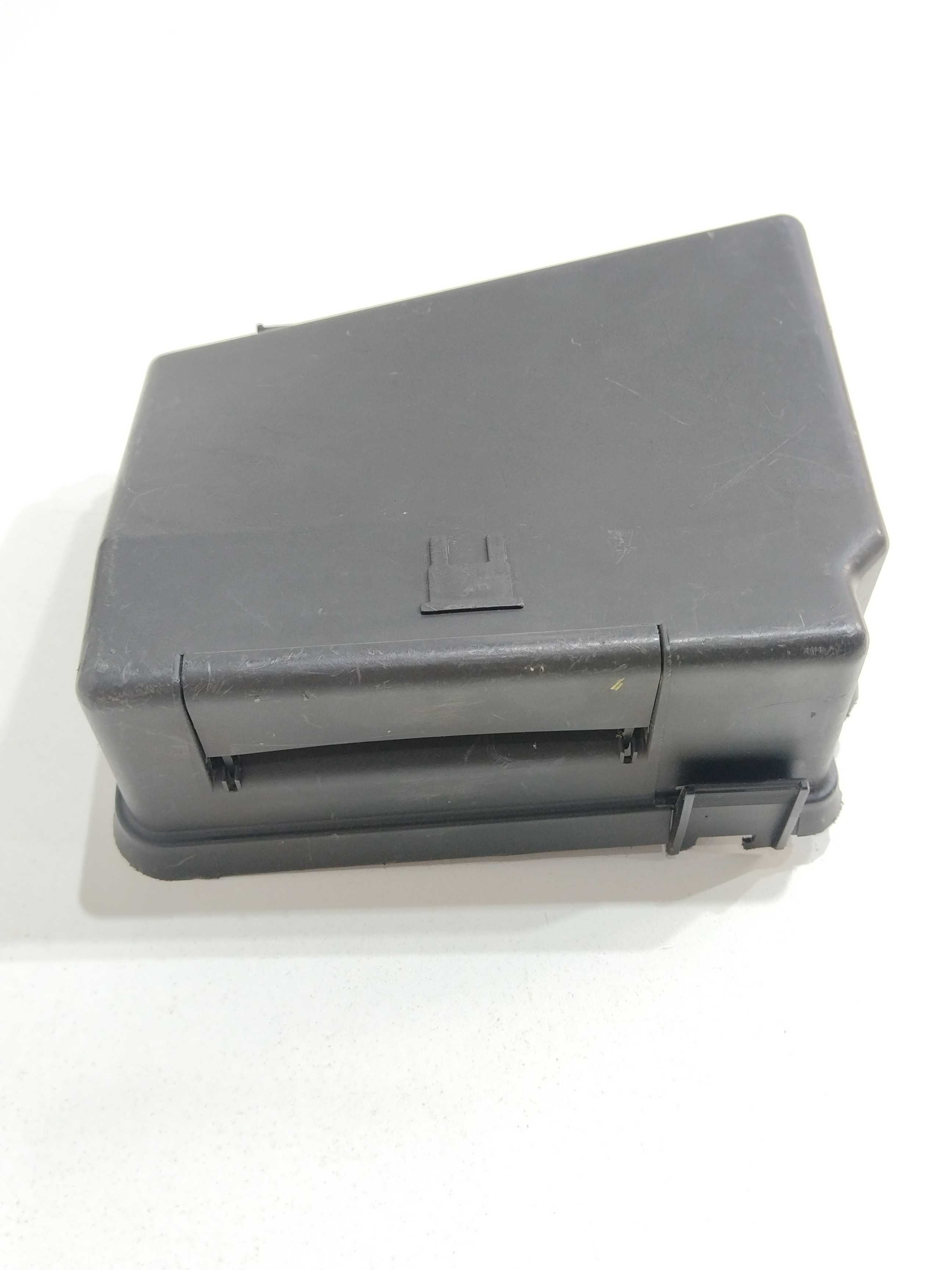 Tampa Caixa Fuziveis Peugeot 206 1999 2000 Original 3