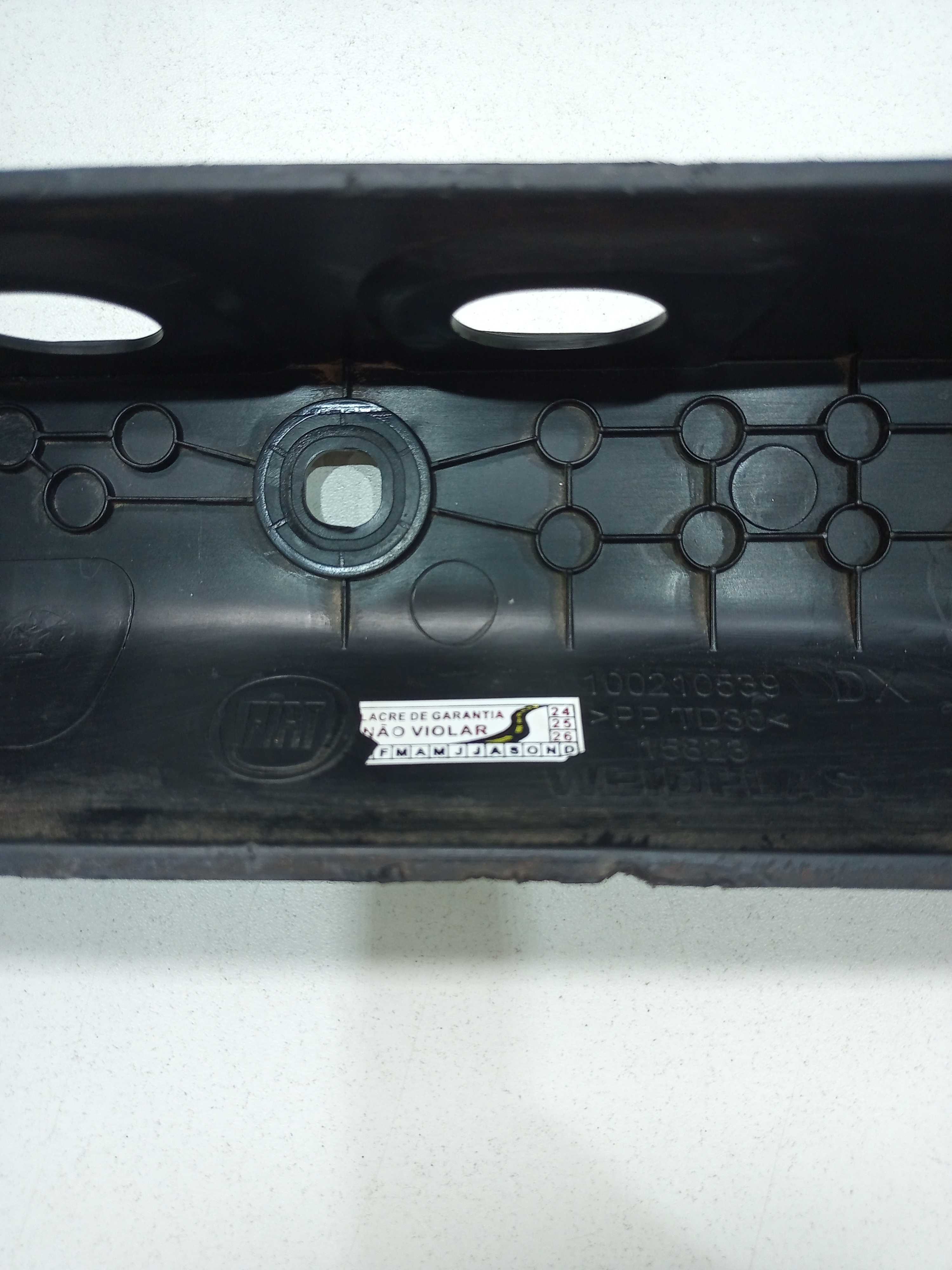 Moldura Caçamba Lateral Direita Fiat Strada 2018 1