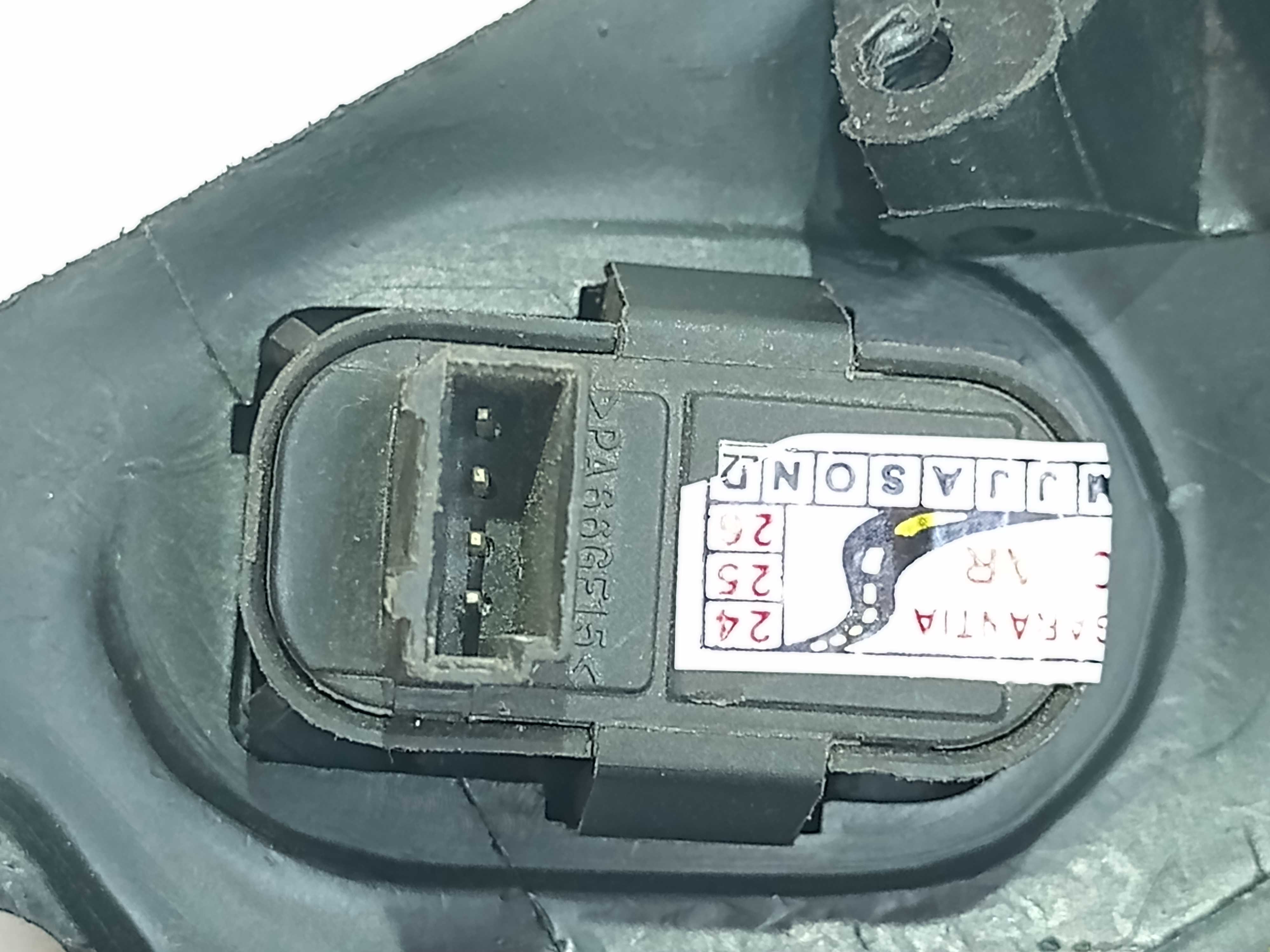 Moldura E Botão Vidro Elétrico Diant Esq Gm Corsa 2000 4