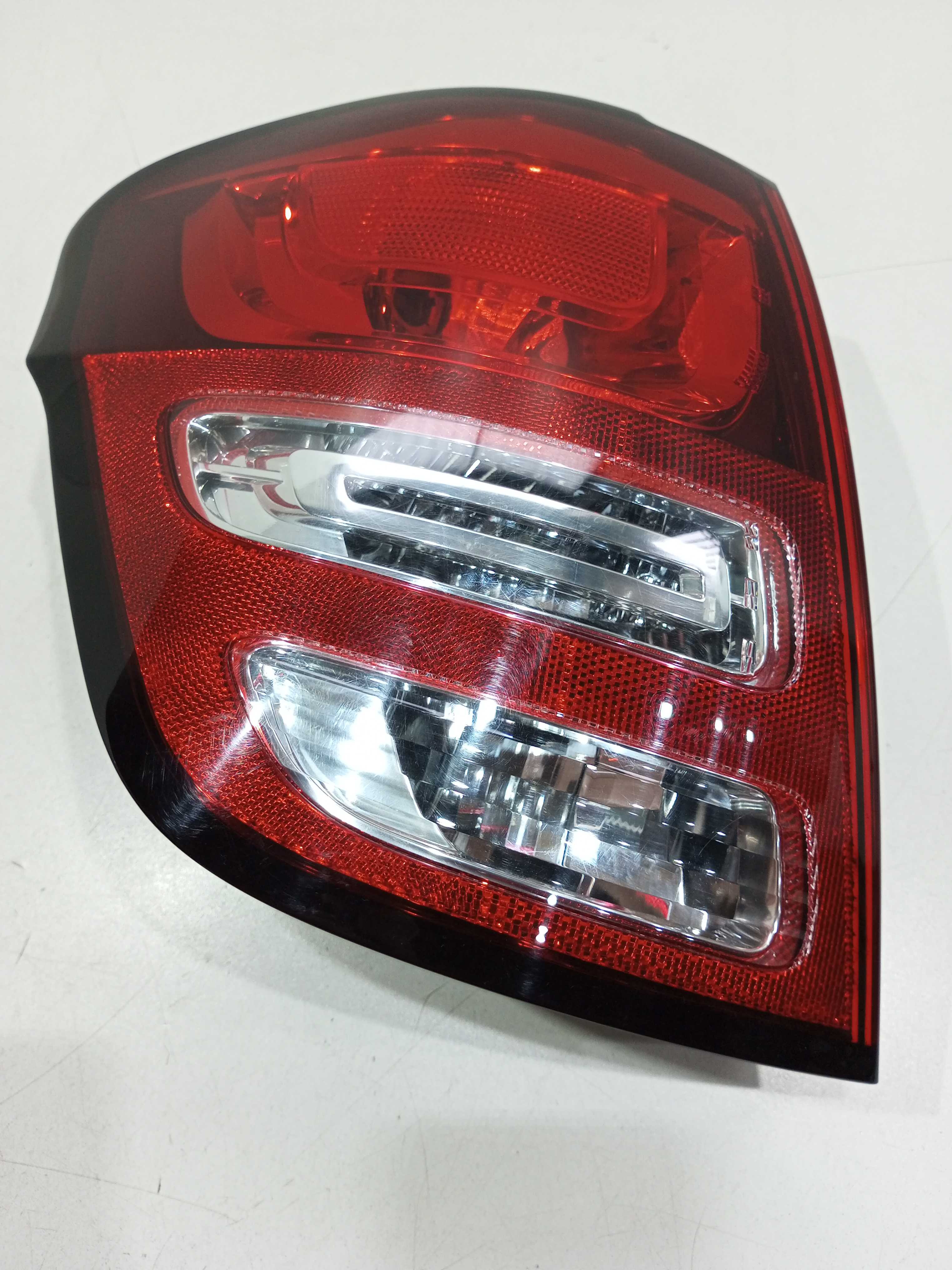 Lanterna Com Circuito  Lado Esquerdo Citroen C3 1.6 2014 4