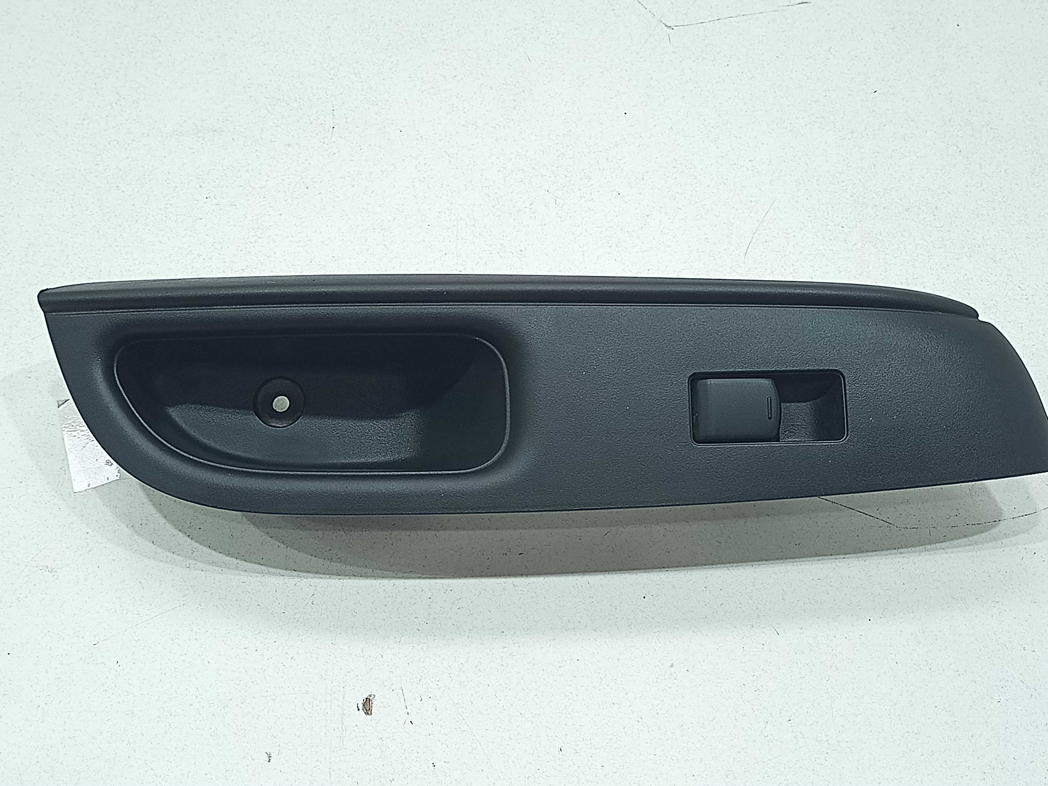 Moldura Botão De Vidro Porta Traseira Direita Versa 2019 1