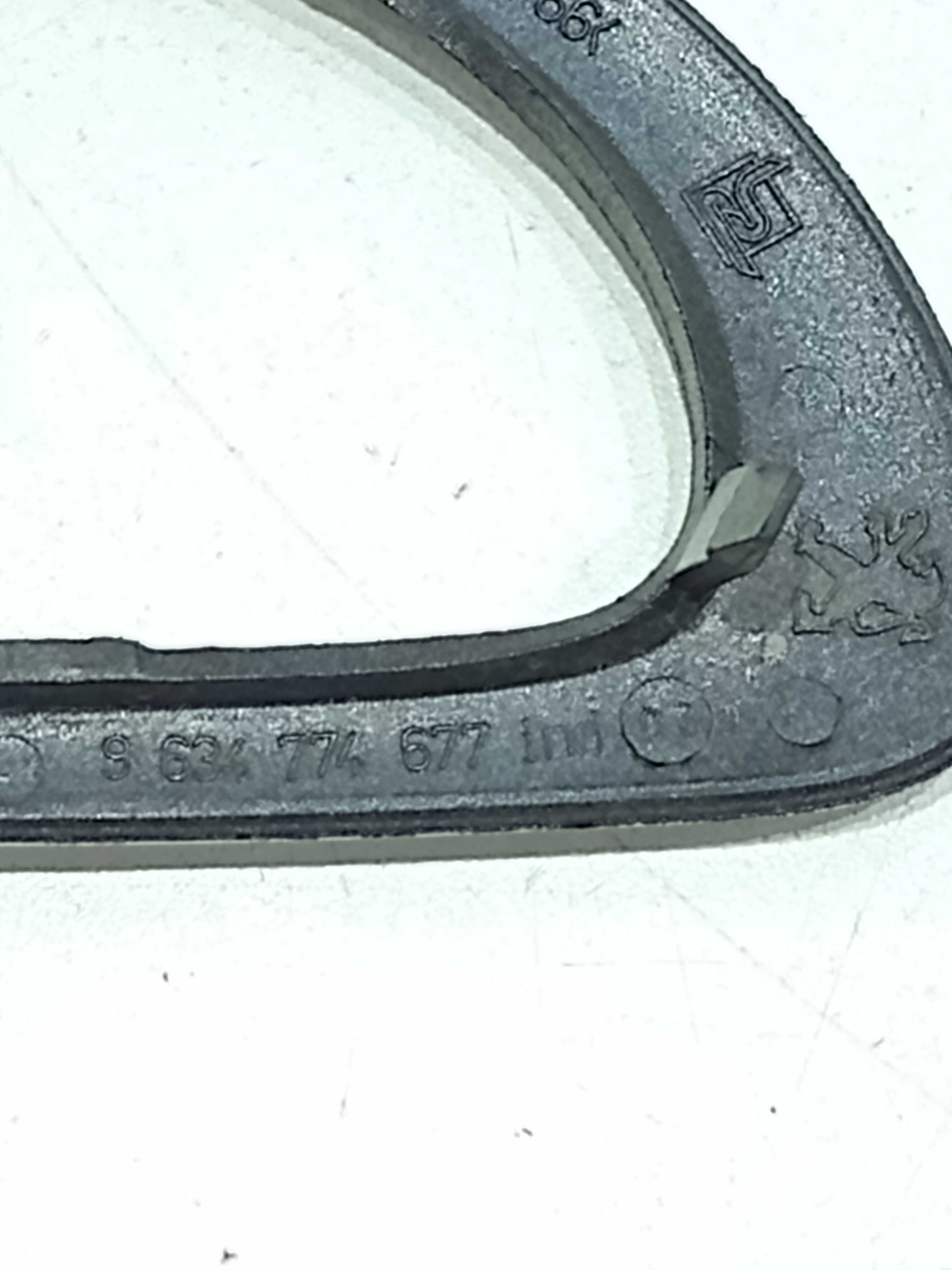 Moldura E Botão Vidro Elétrico Tras Dir Peugeot 307 2005 4