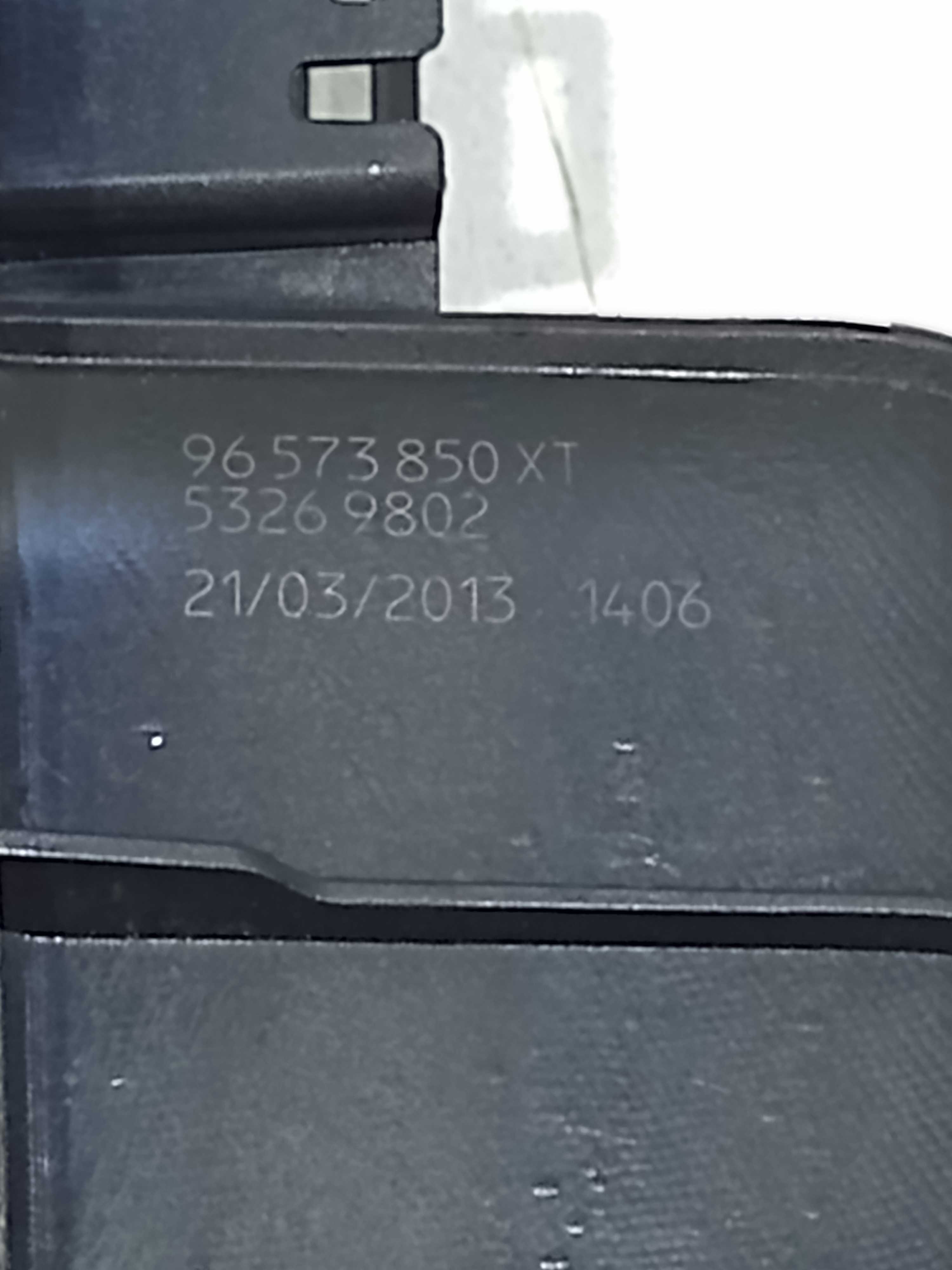 Moldura Botão Vidro Elétrico Tras Dir Peugeot 408 2012 3
