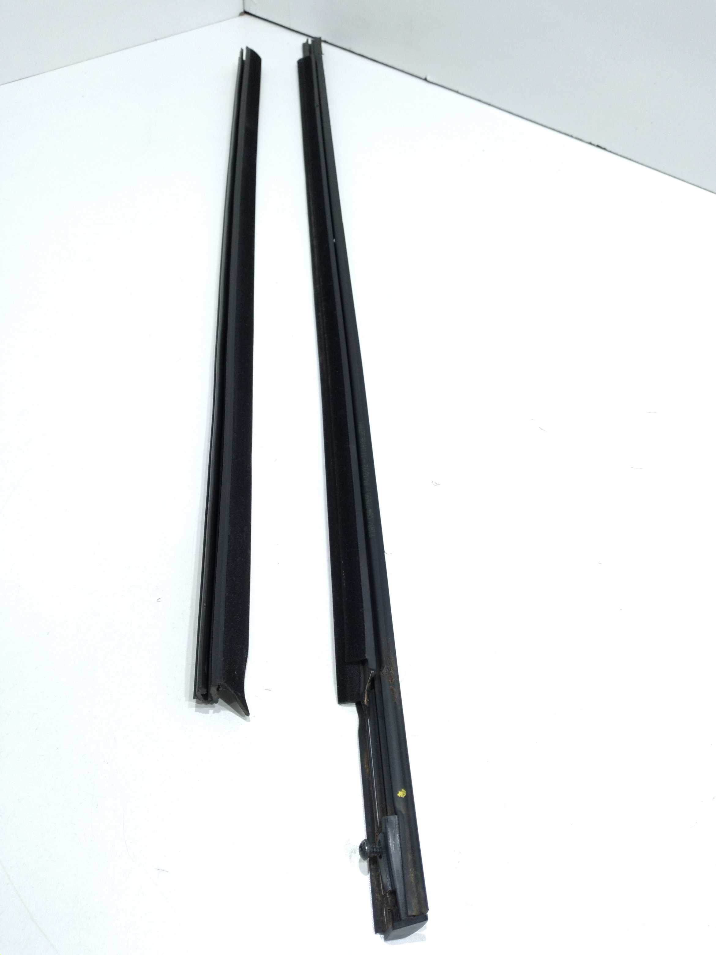 Par Pestanas Porta Dianteira Esquerda Grand Siena 1.6 2013 1