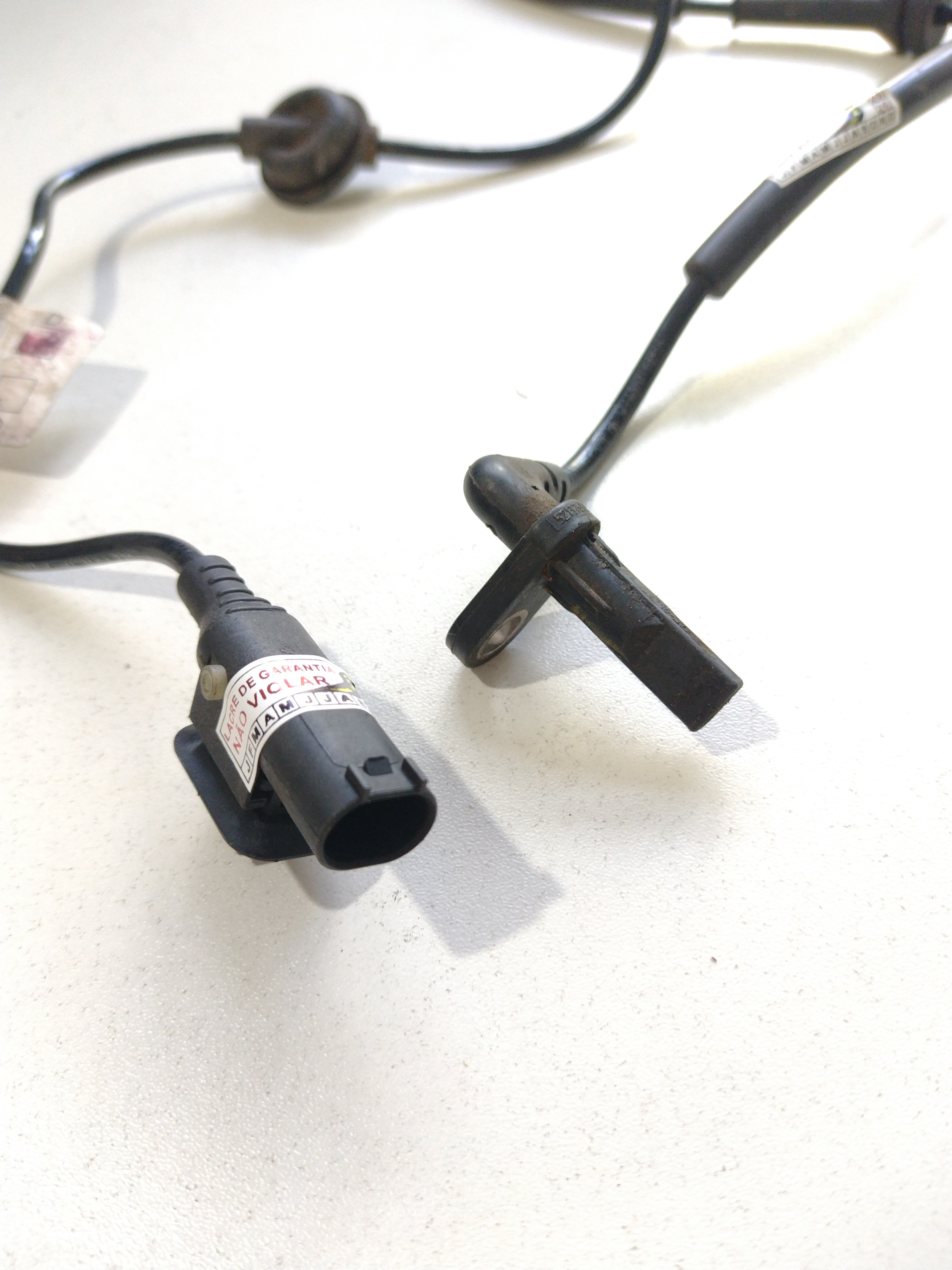 Sensor ABS dianteiro direito Fiorino 2020 1.4 Evo 3