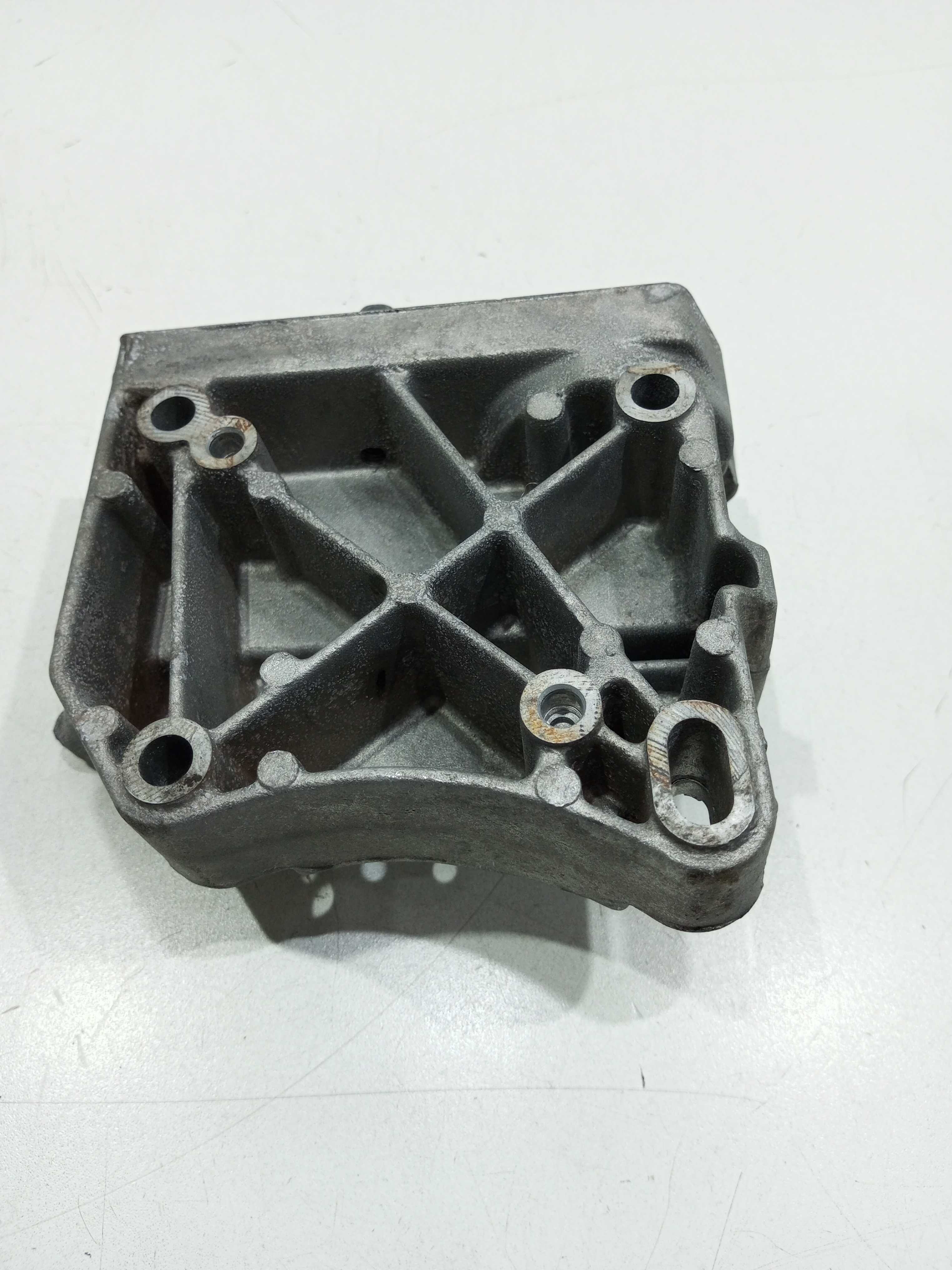Suporte Do Alternador Citroen C3 1.6 Auto. 2014 4