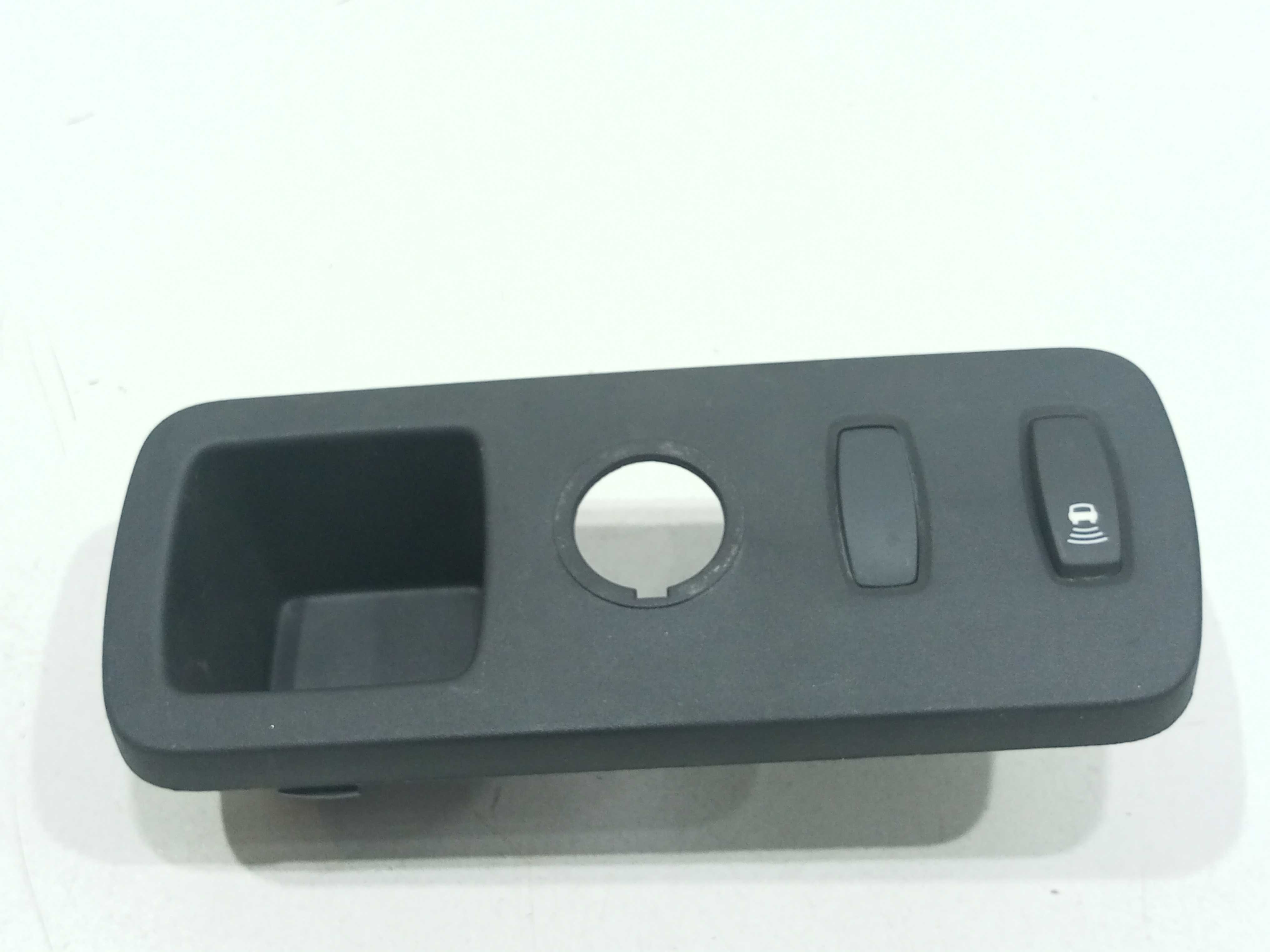 Moldura Botão Sensor De Ré Renault Duster 1.6 2014 1