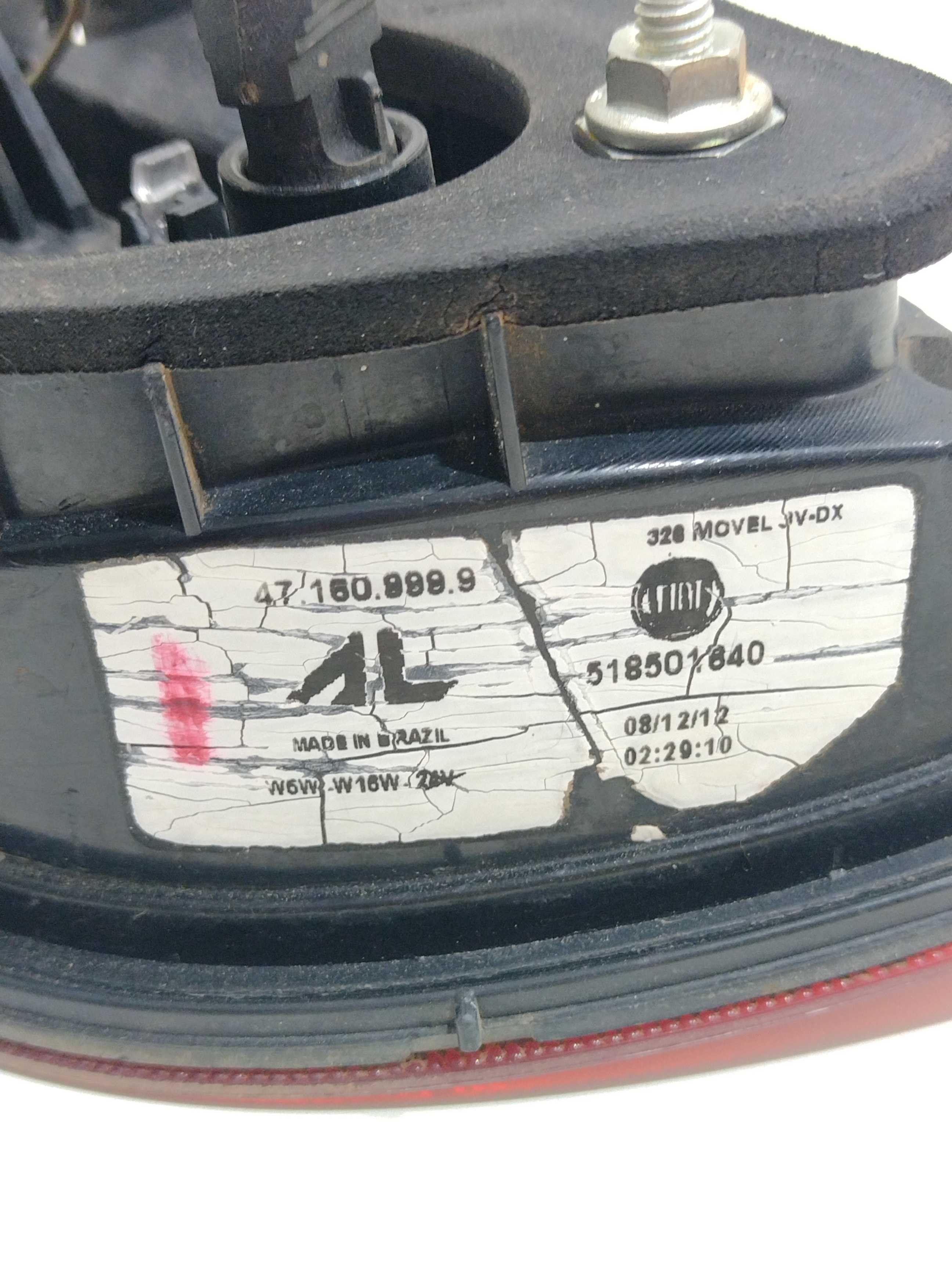 Lanterna Direita Da Tampa Traseira Fiat Grand Siena 2013 4