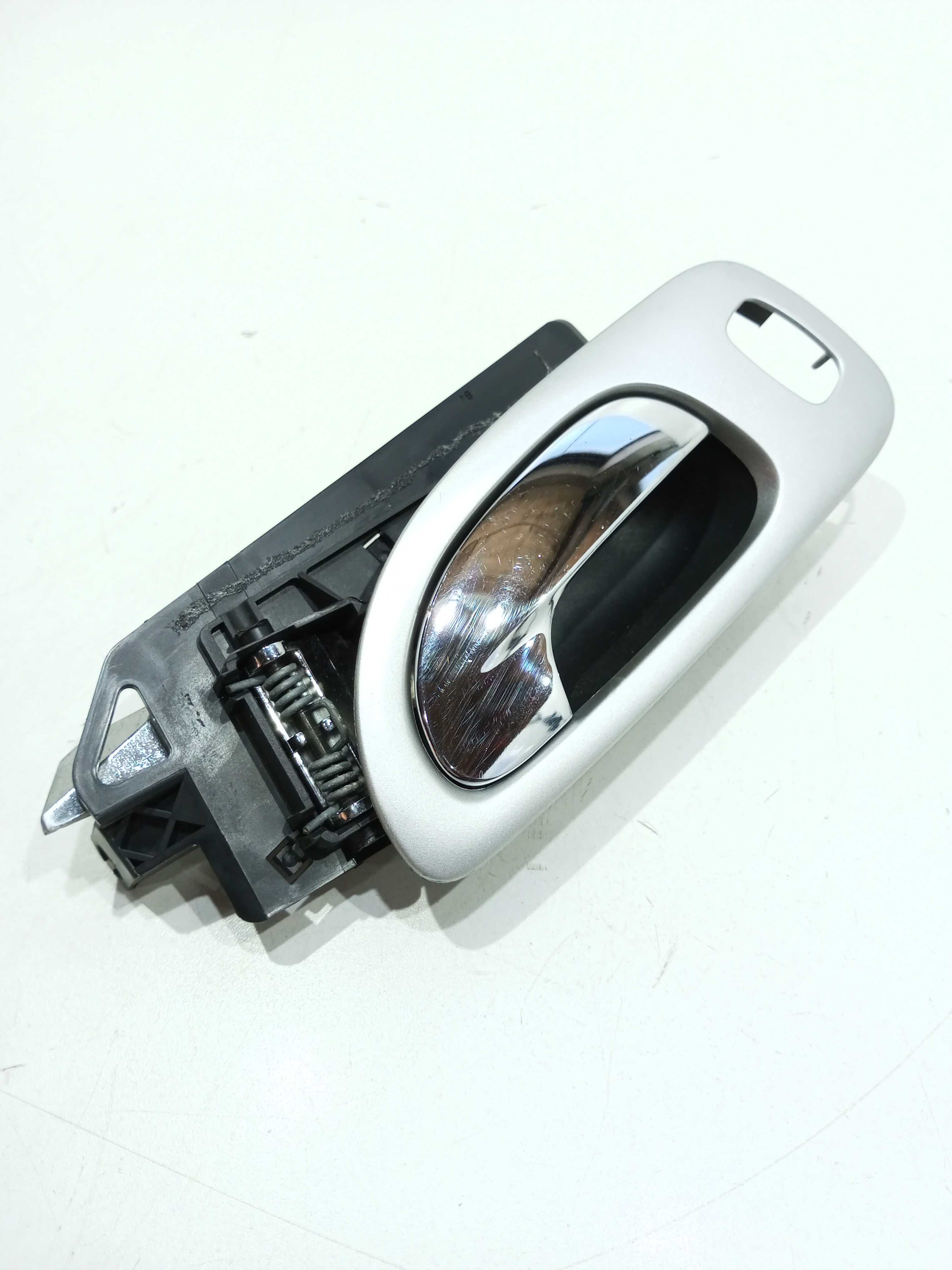 Maçaneta Interna Porta Traseira Direita Peugeot 307  2004 6