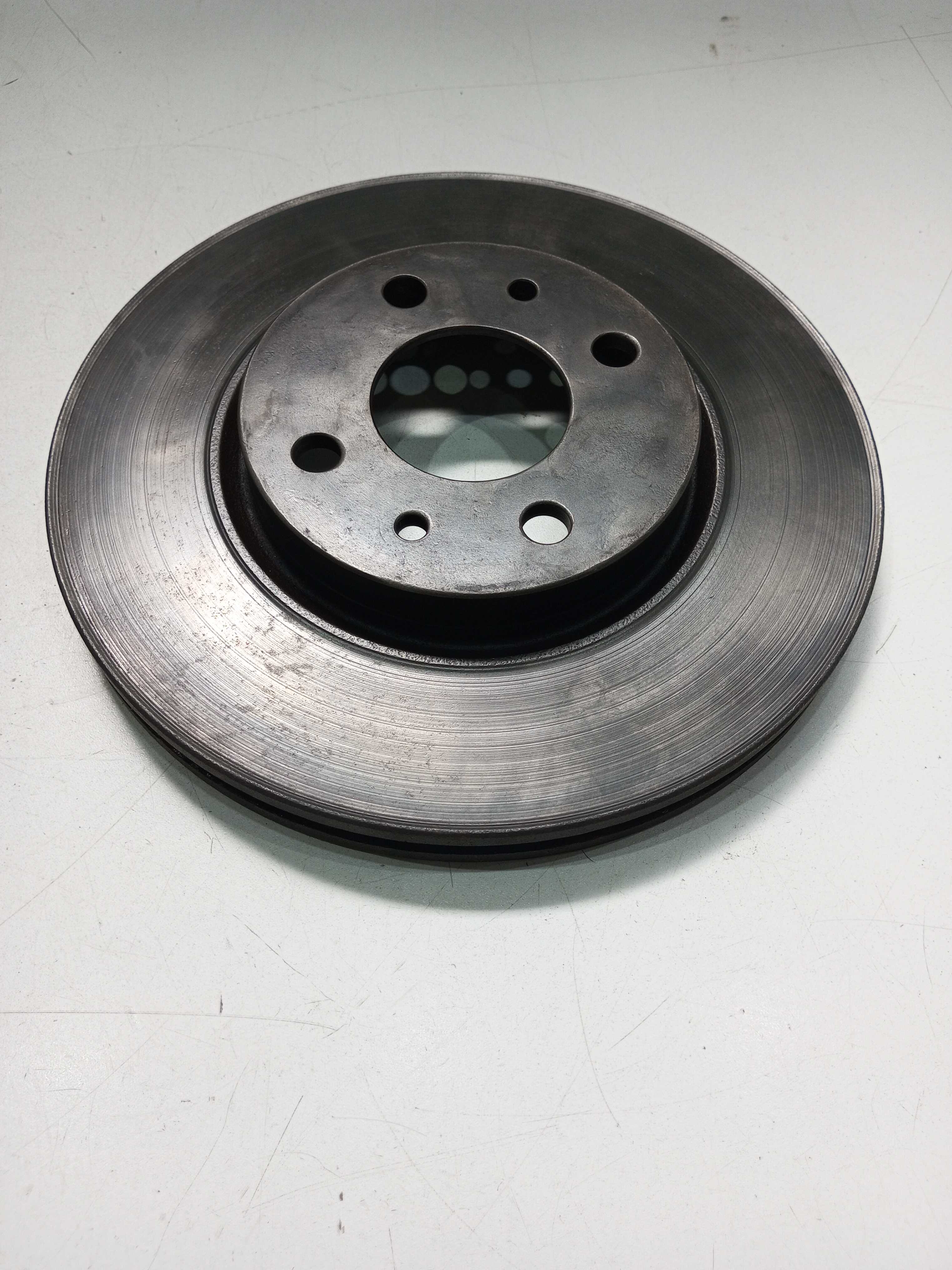 Par Disco de Freio Dianteiro Fiat Fiorino 1.4 2021 2