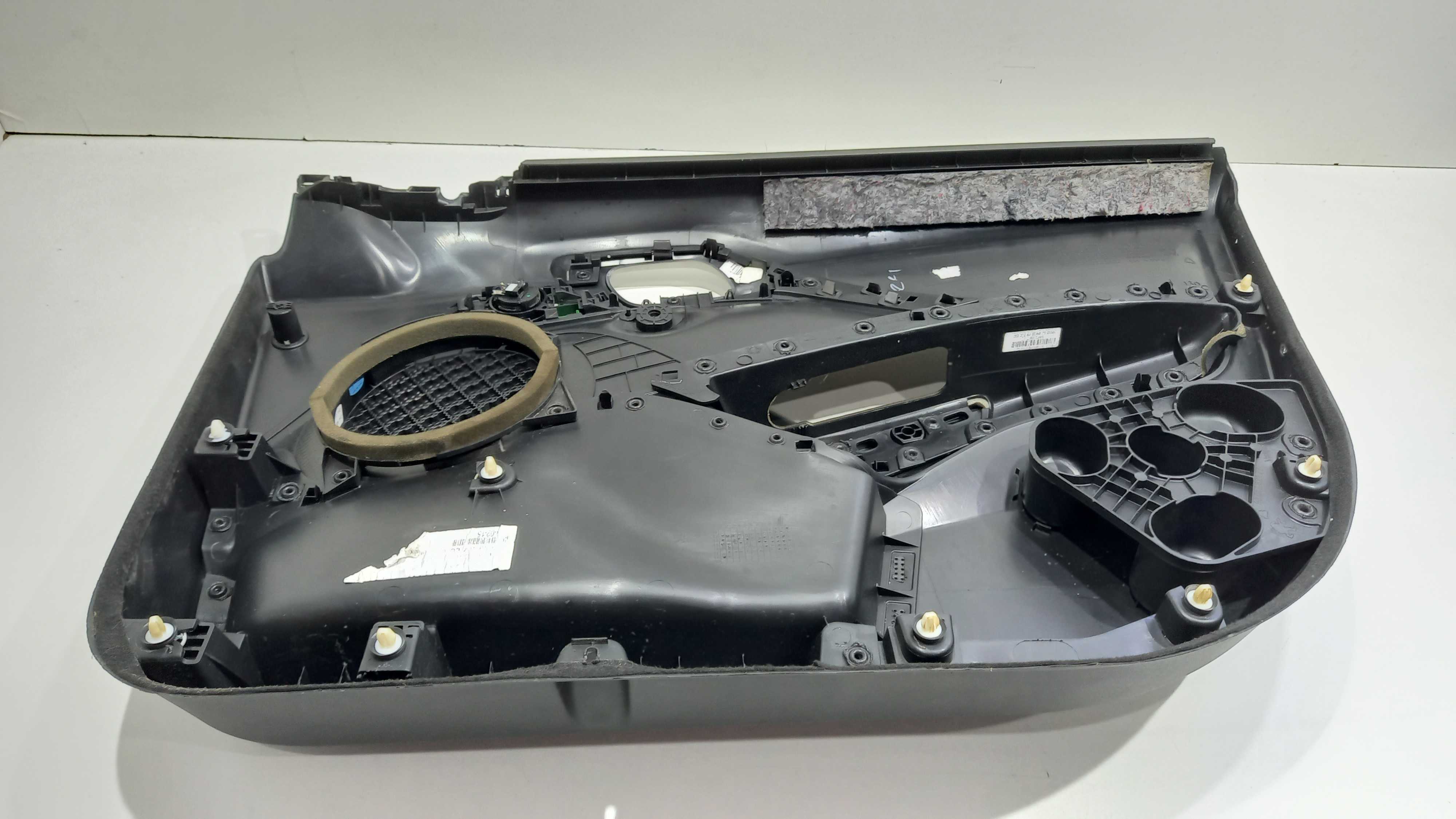 Forro De Porta Dianteira Esquerda Peugeot 2008 2018 5