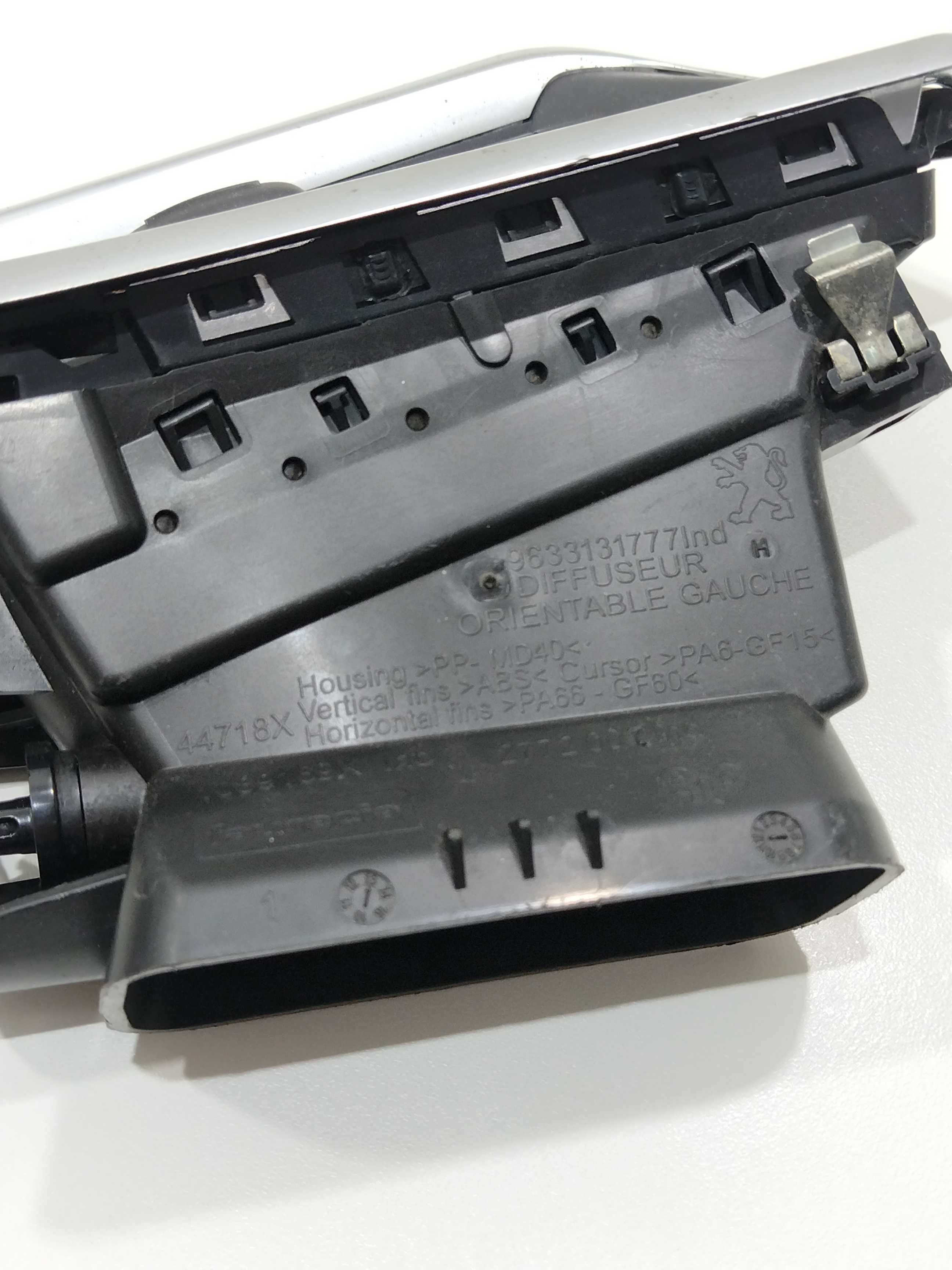 Difusor De Ar Painel L Esquerdo Peugeot 208 2014 Original 3