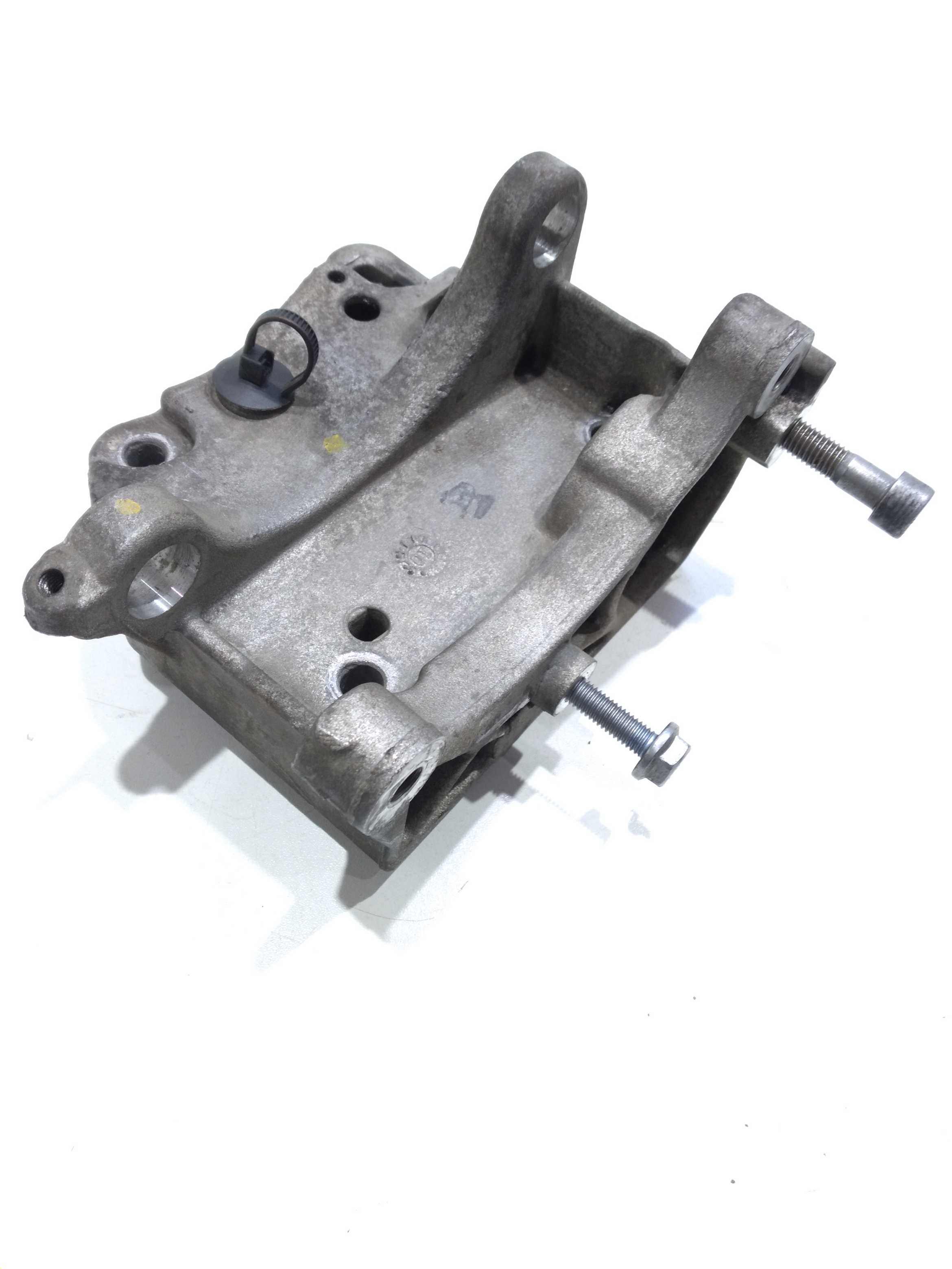 Suporte Do Alternador Citroën C3 1.4 8v 2011 4