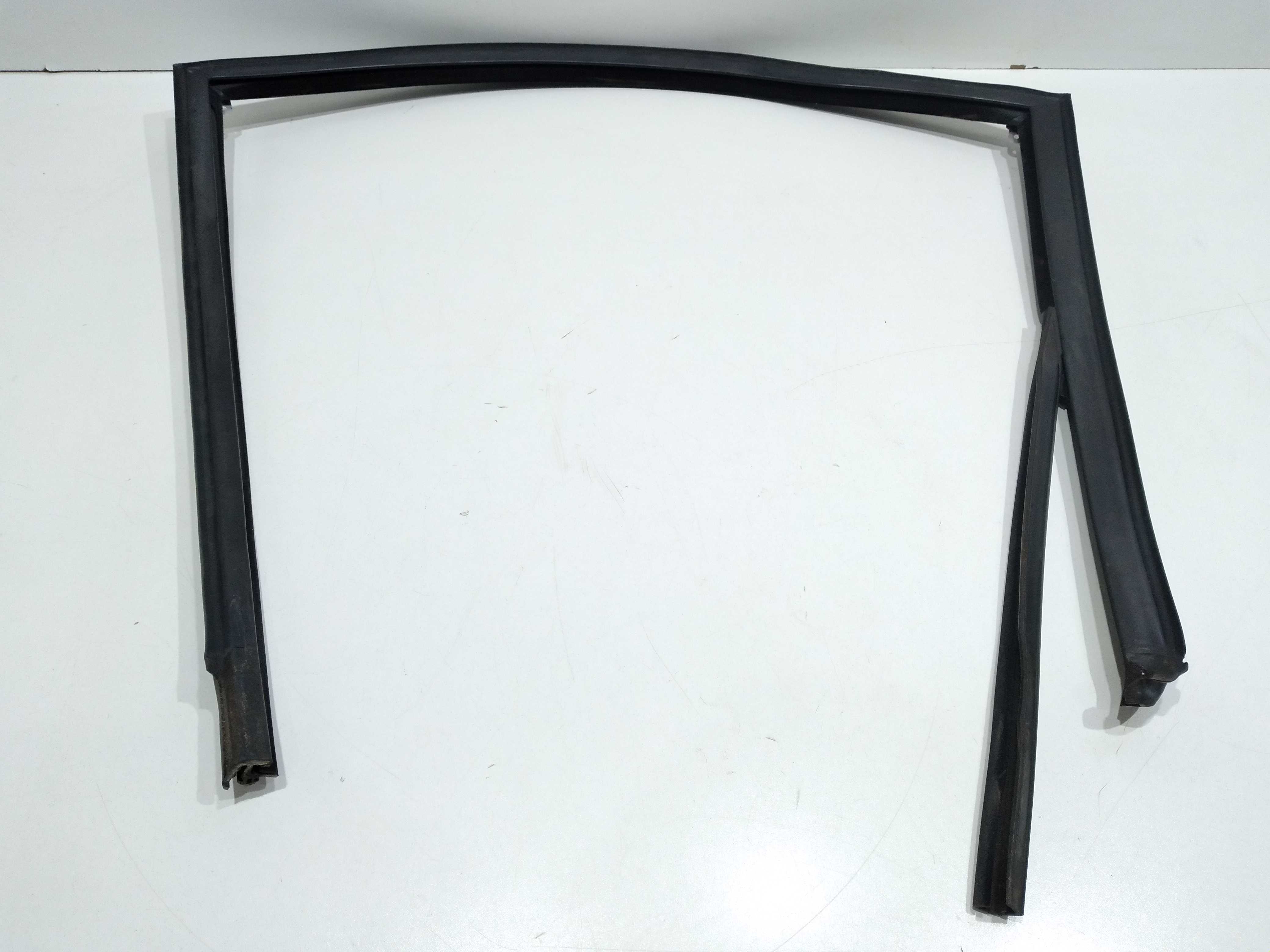 Canaleta Do Vidro Porta Traseira Esquerda Vw Touareg 2005 1