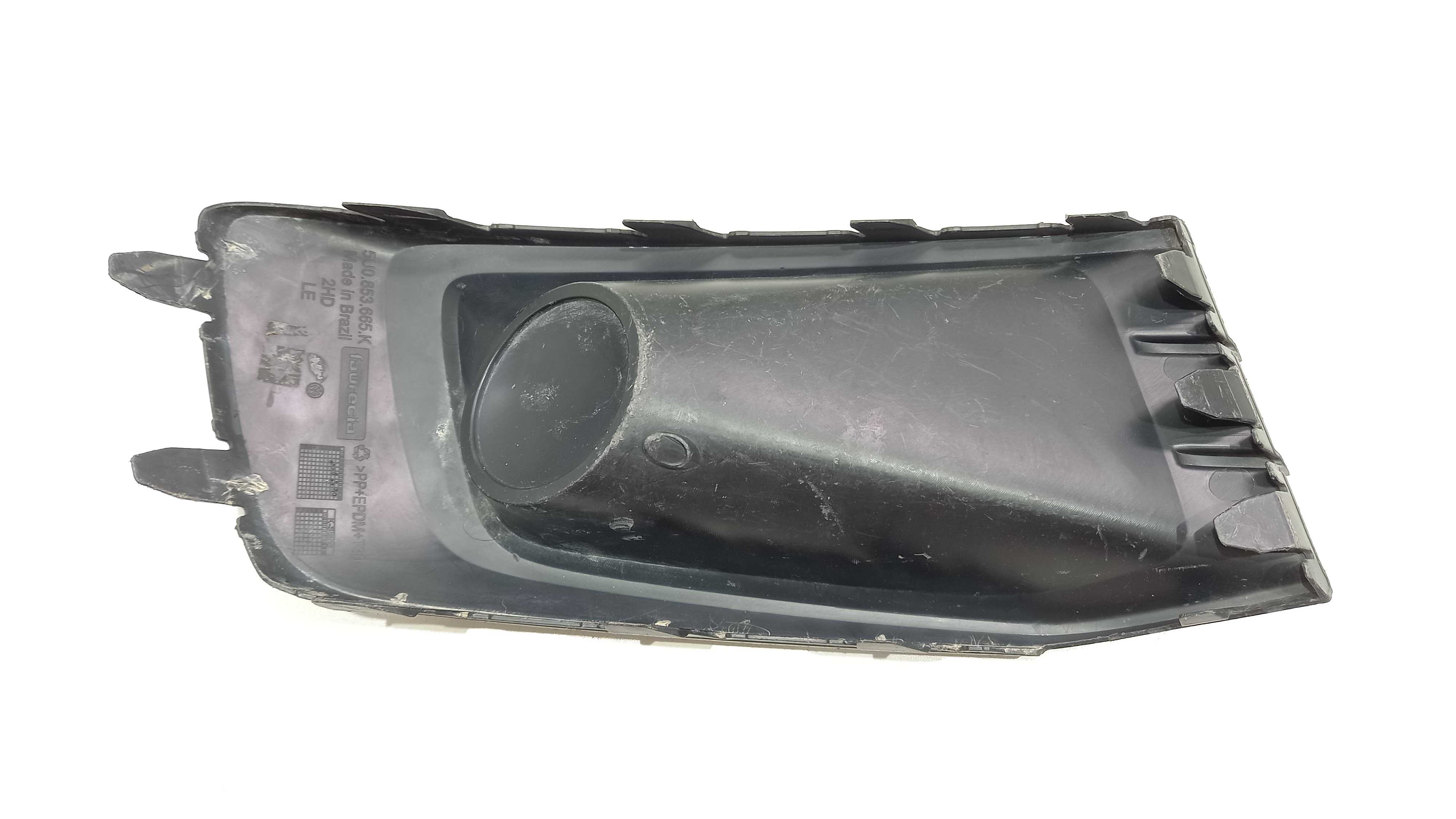 Moldura Farol De Milha Esquerdo Sem Furo Saveiro G6 2014 2