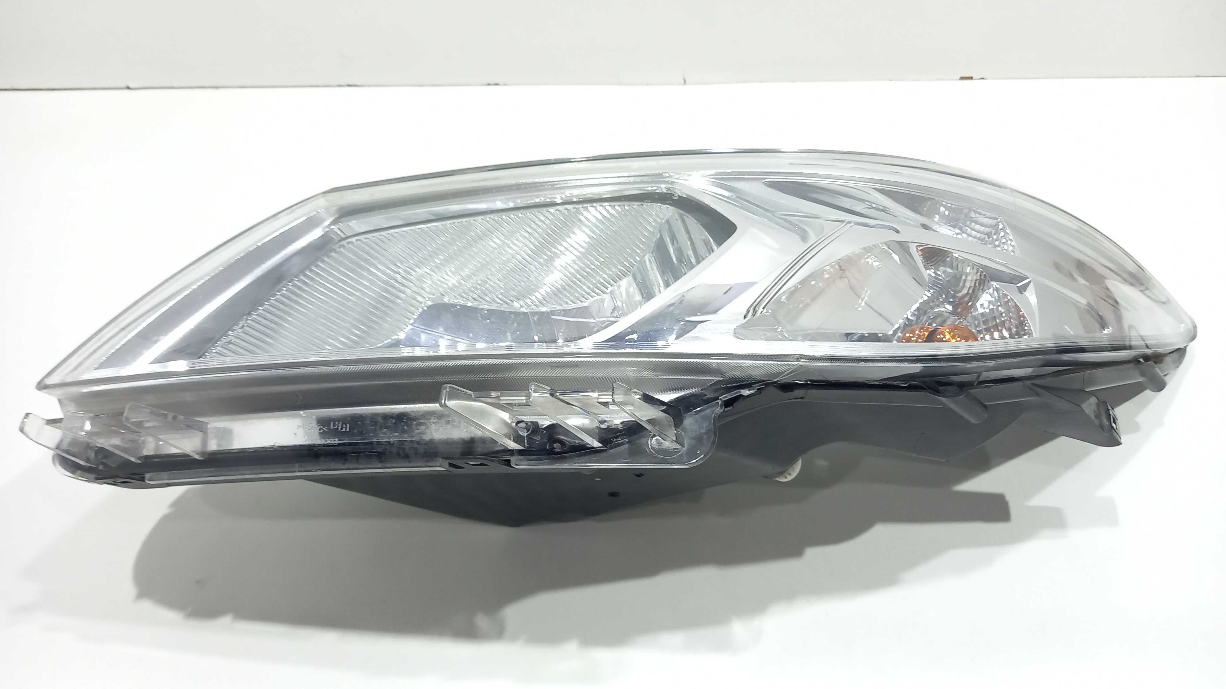 Farol Cromado Esquerdo Gm Onix 2013 – 2016 Original Detalhe 7