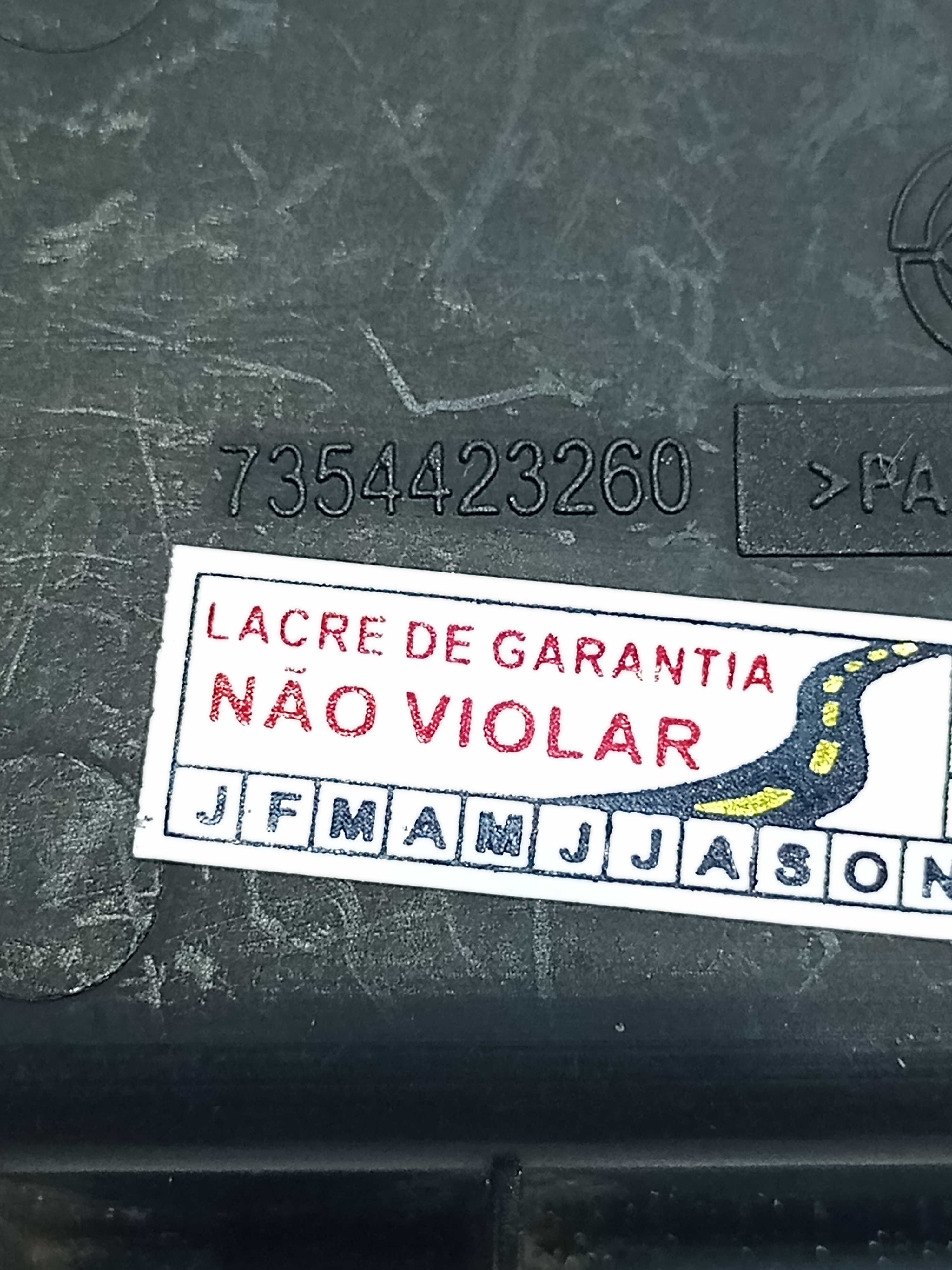 Moldura Puxador Diant Dir Botão Vidro Fiat Punto 2010 4